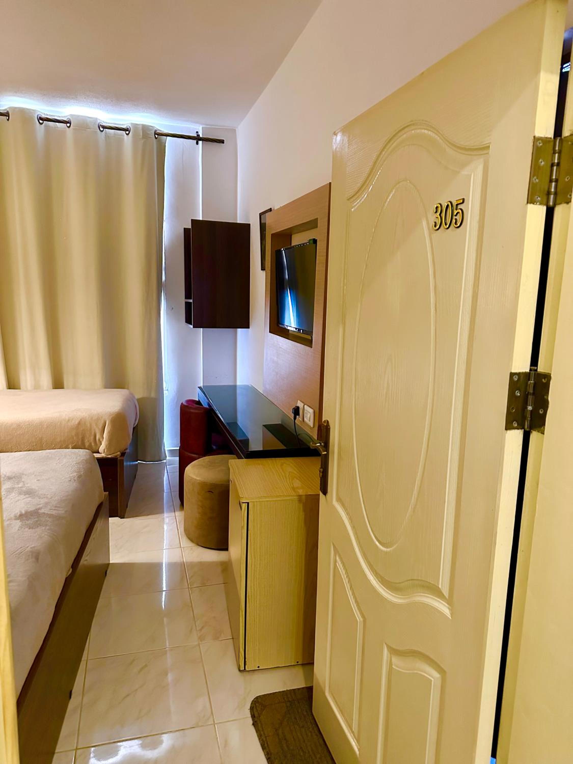 Family Room with Bathroom - Photo 4
