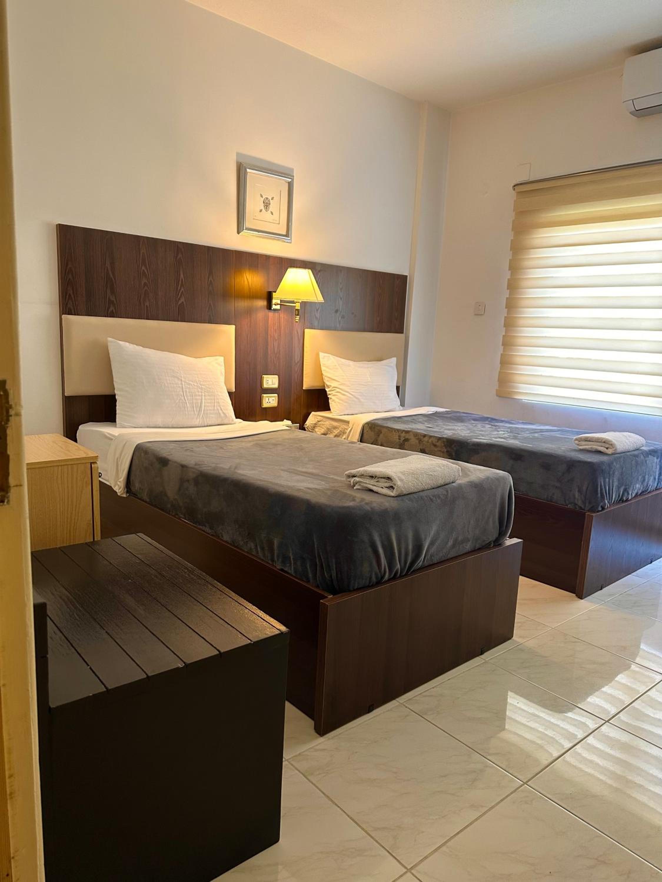 Double or Twin Room with Bathroom - Photo 9
