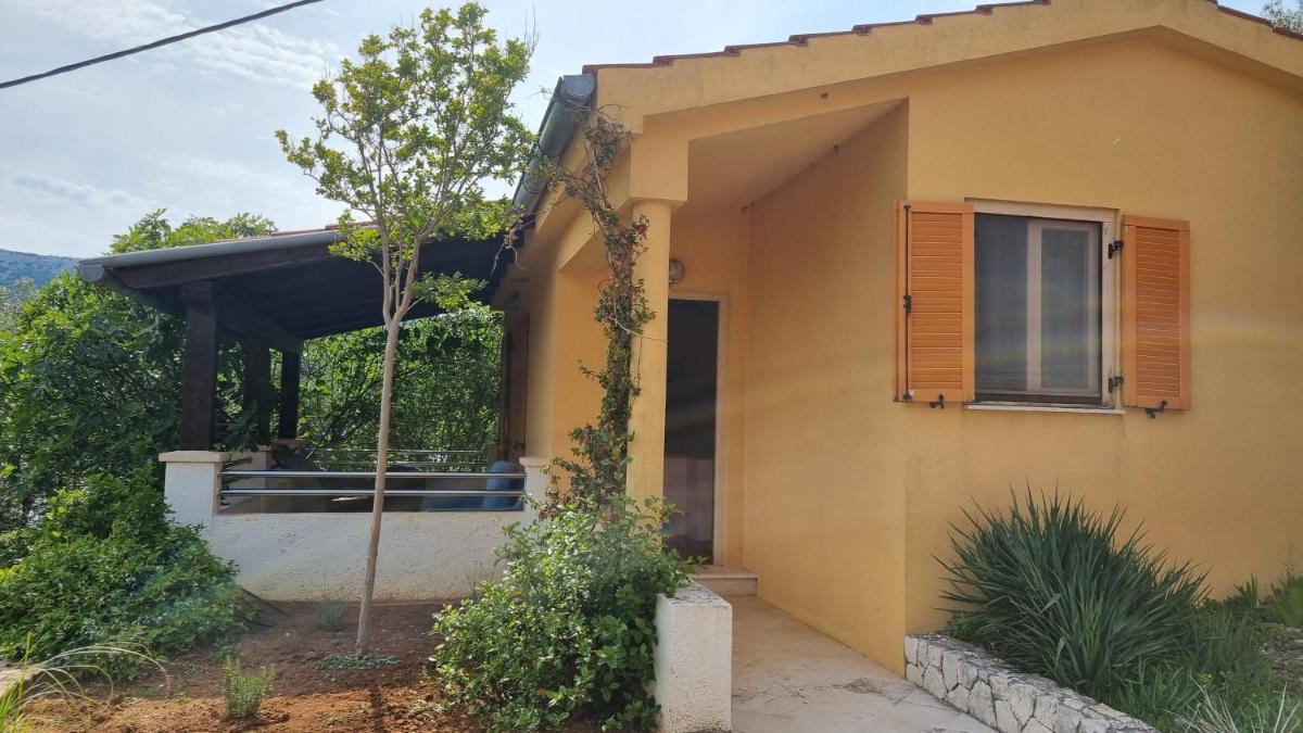 Bungalow photo 2