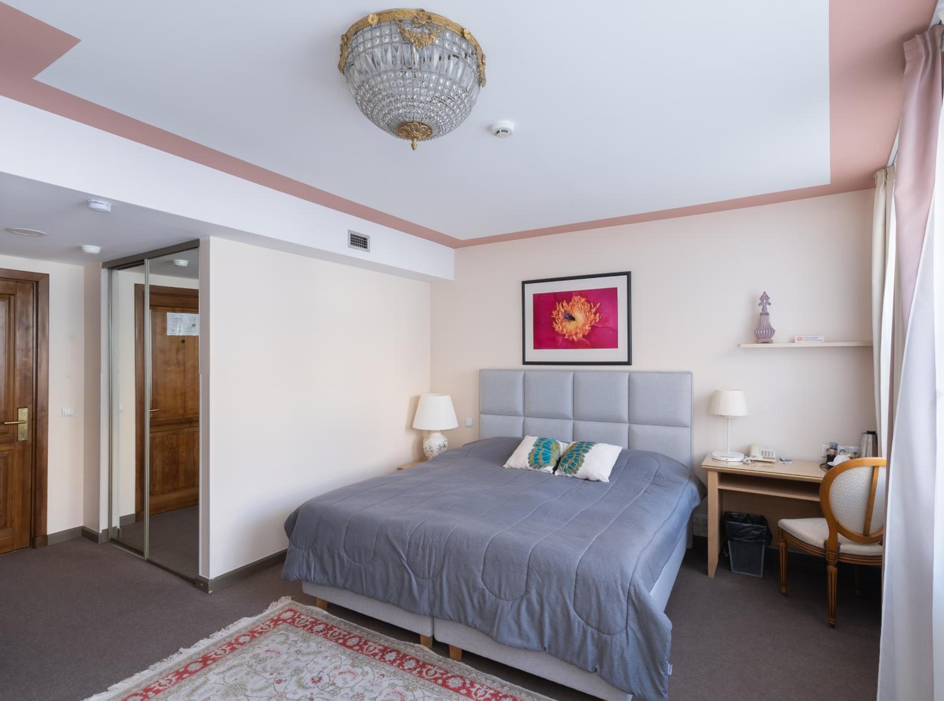 Standard Double or Twin Room - Photo 9