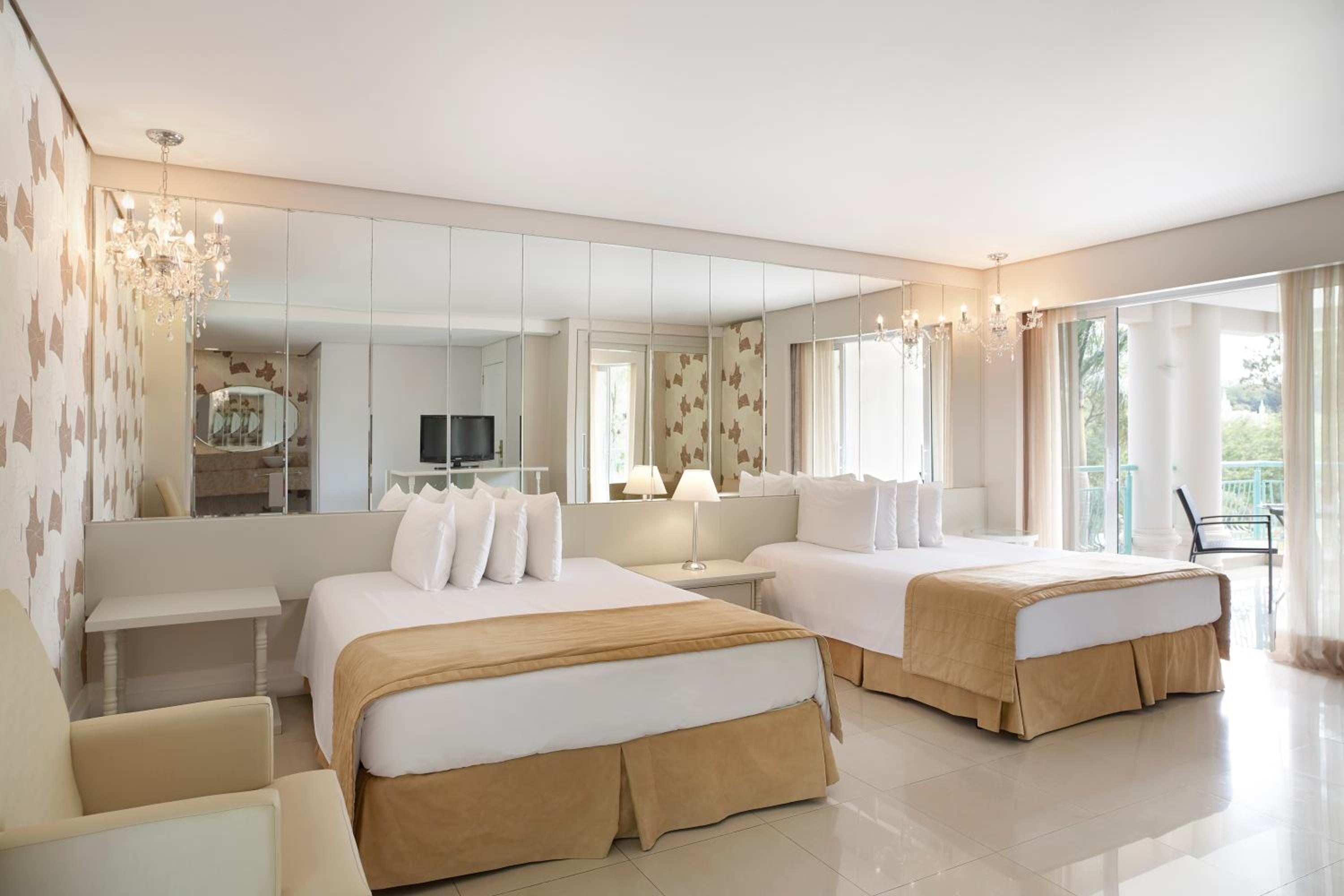 Superior Quadruple Room photo 3