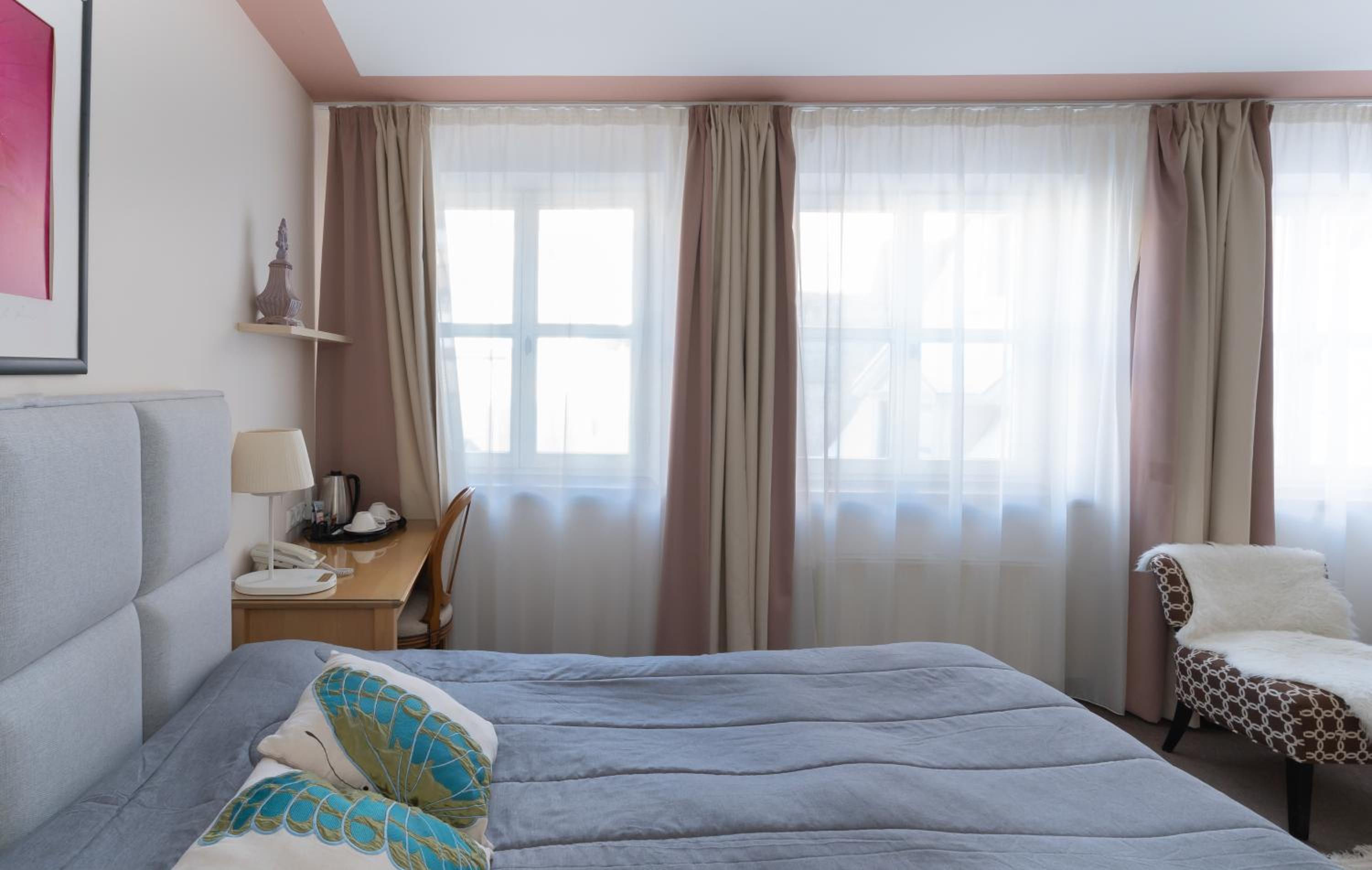 Standard Double or Twin Room - Photo 7