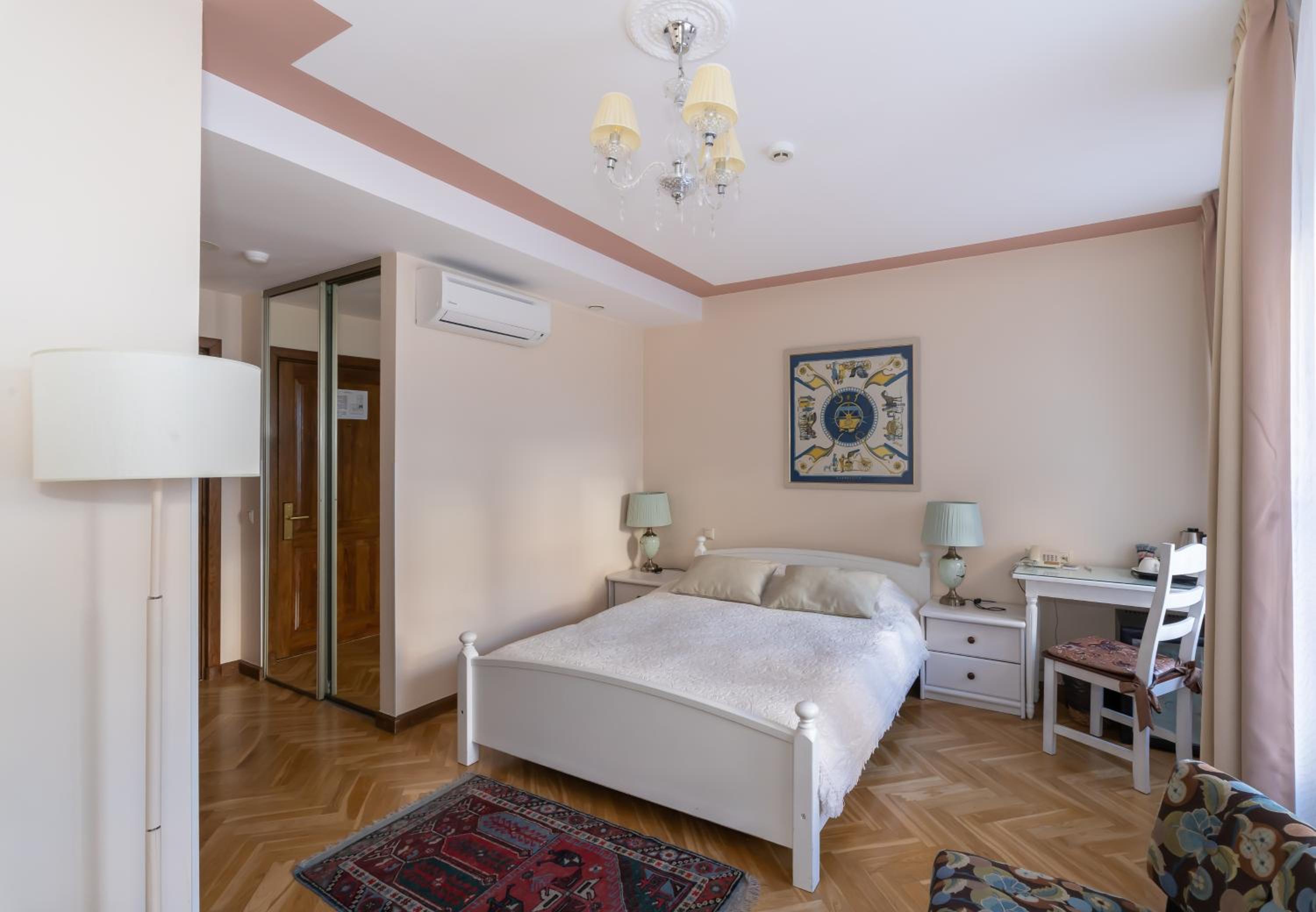 Standard Double or Twin Room - Photo 4