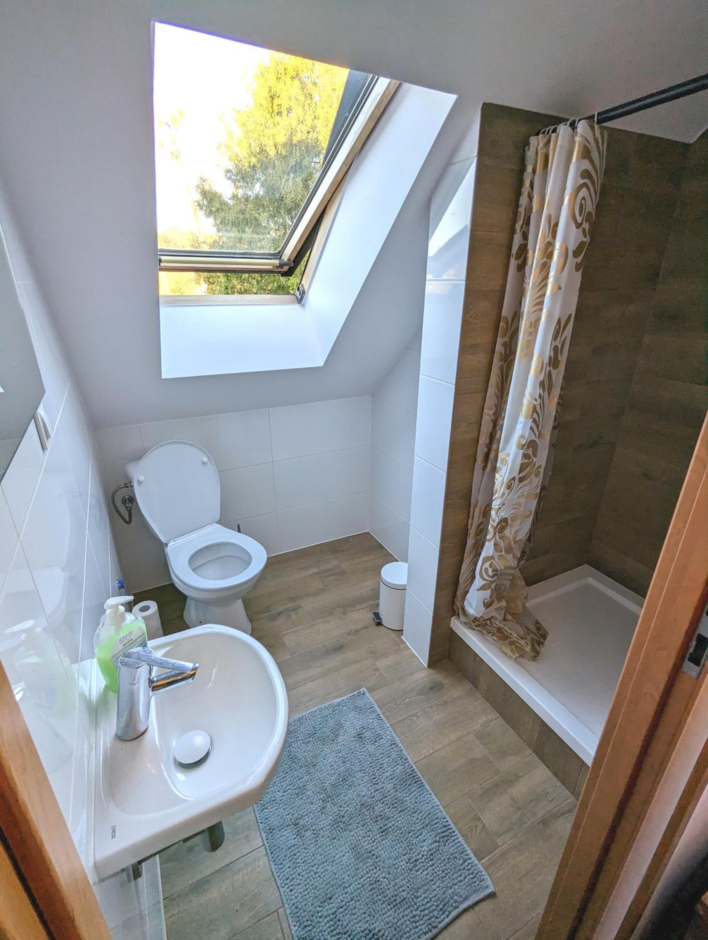 Triple Room with Private Bathroom photo 3