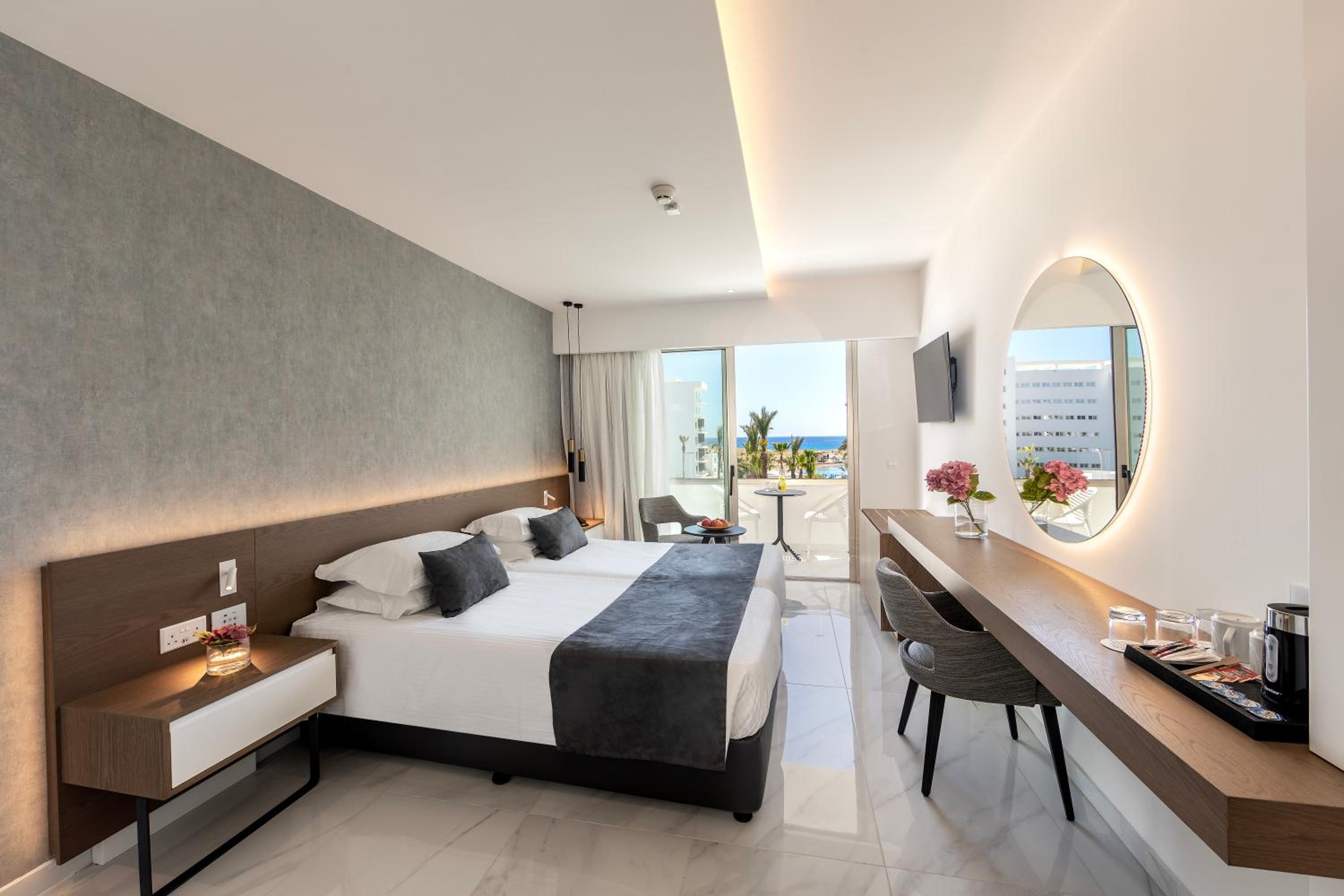 Double or Twin Room with Side Sea View