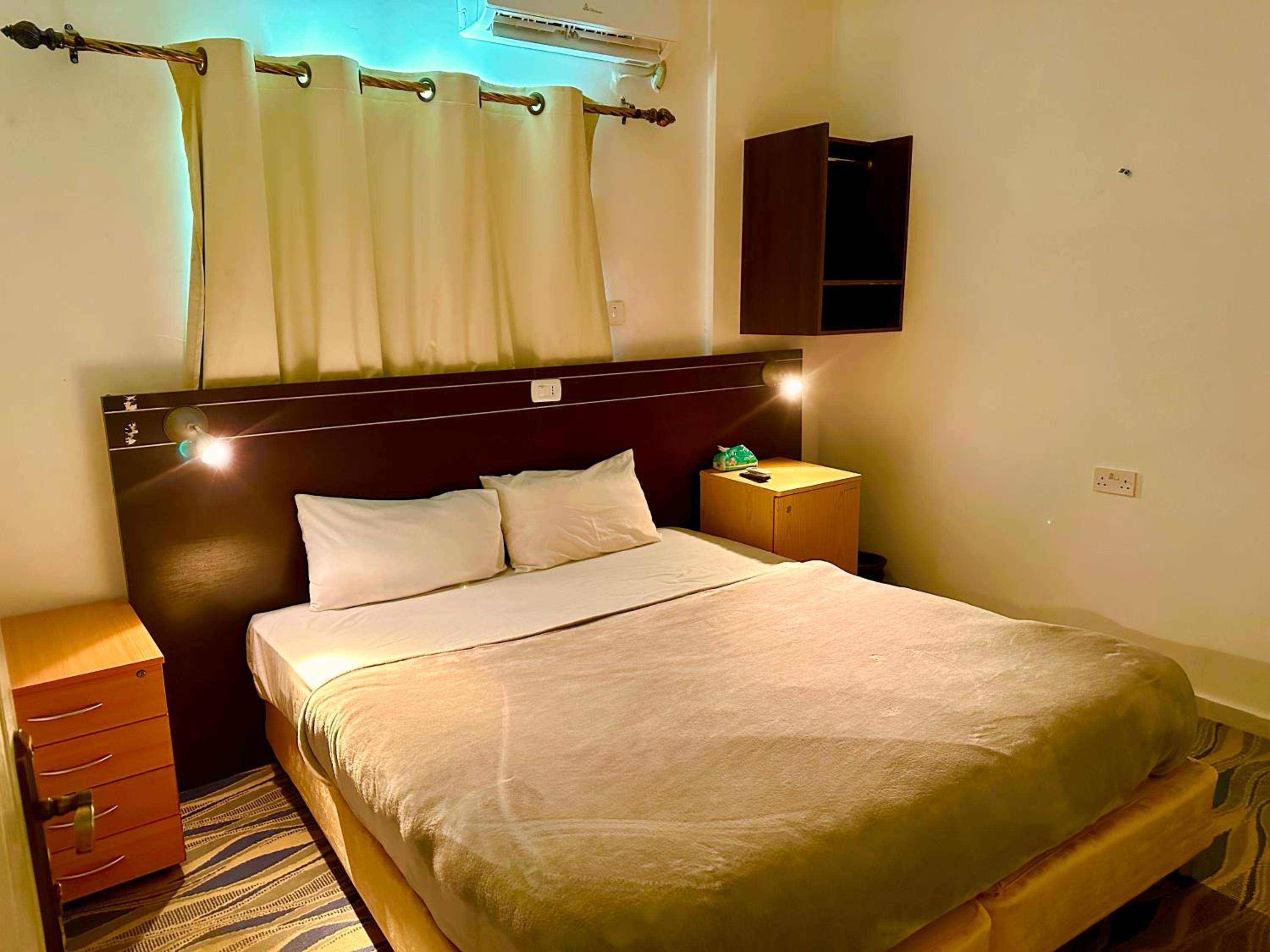 Double or Twin Room with Bathroom - Photo 12