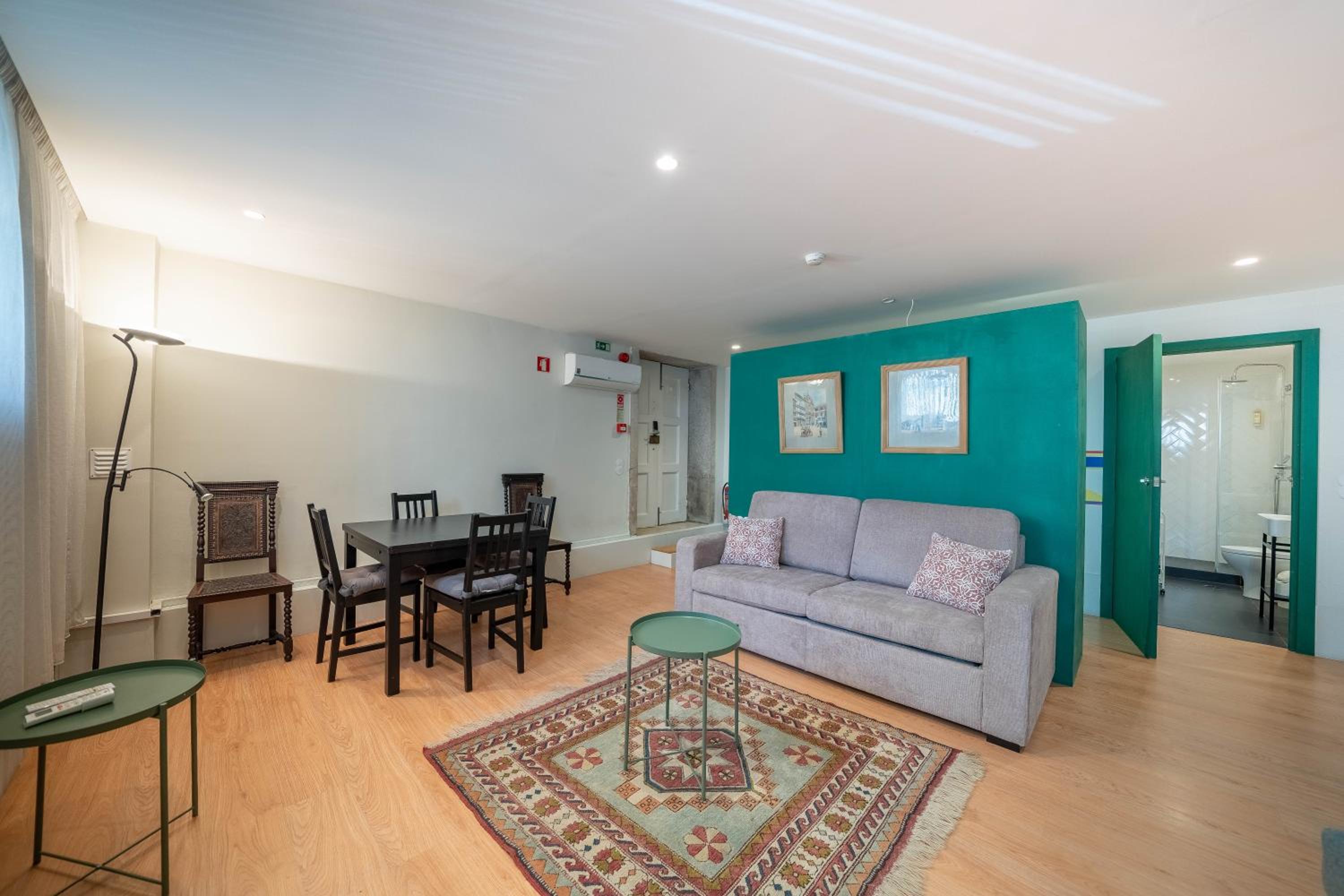 Family Studio - Photo 1
