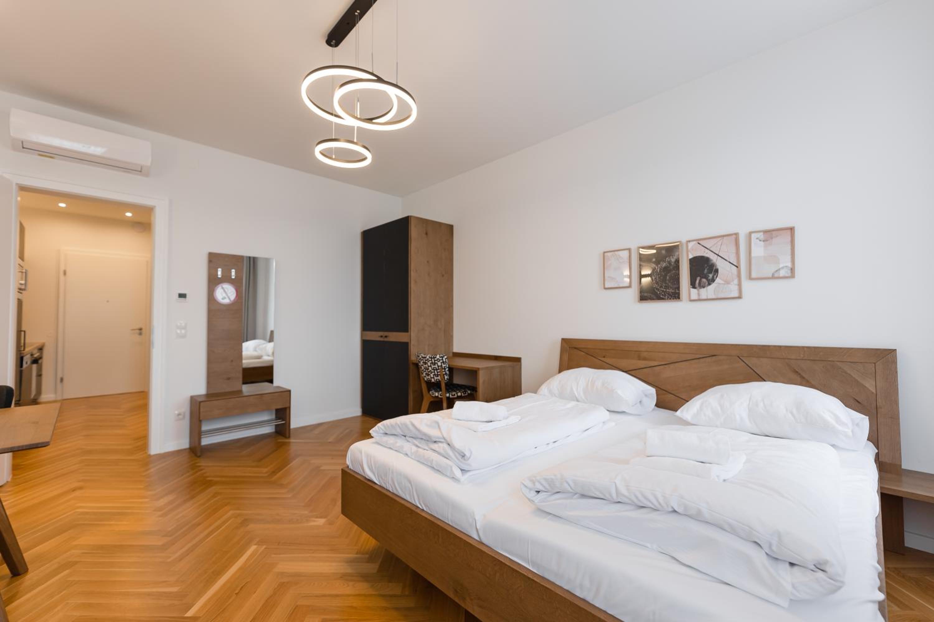 Deluxe Double Room with Balcony — the supplier's photographs — photo 2