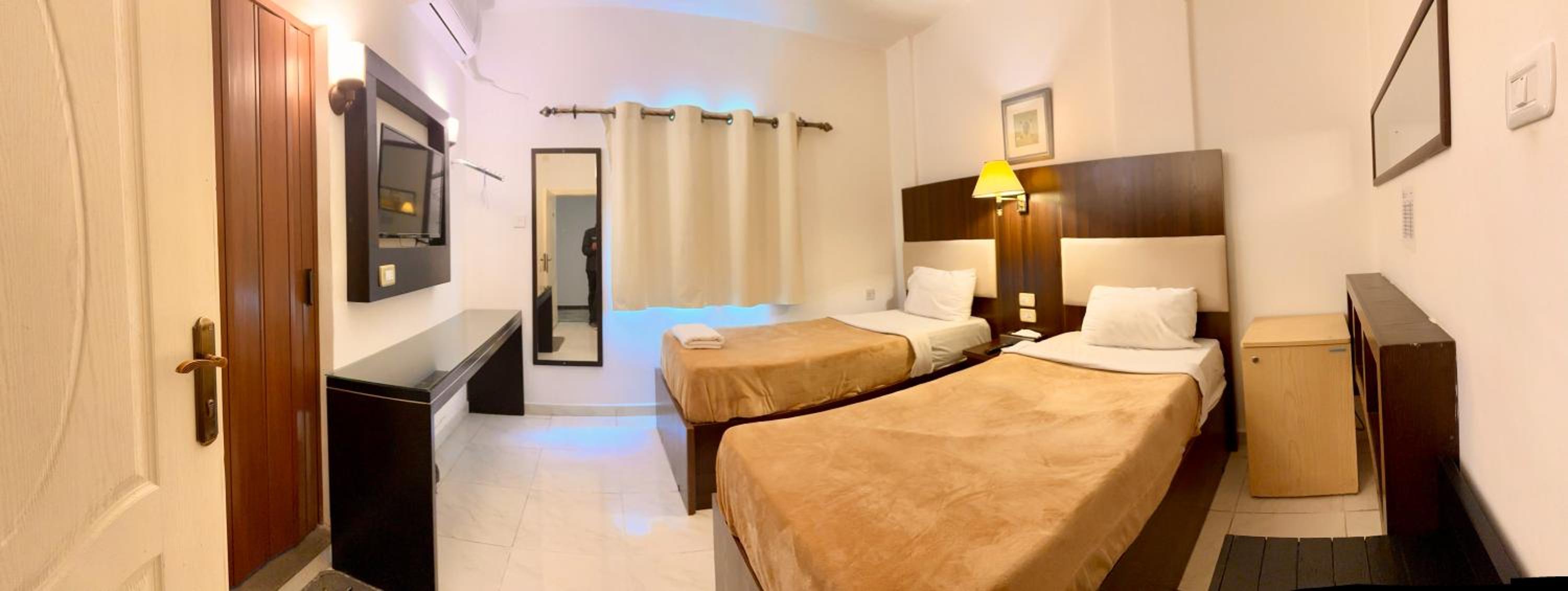 Double or Twin Room with Bathroom - Photo 11