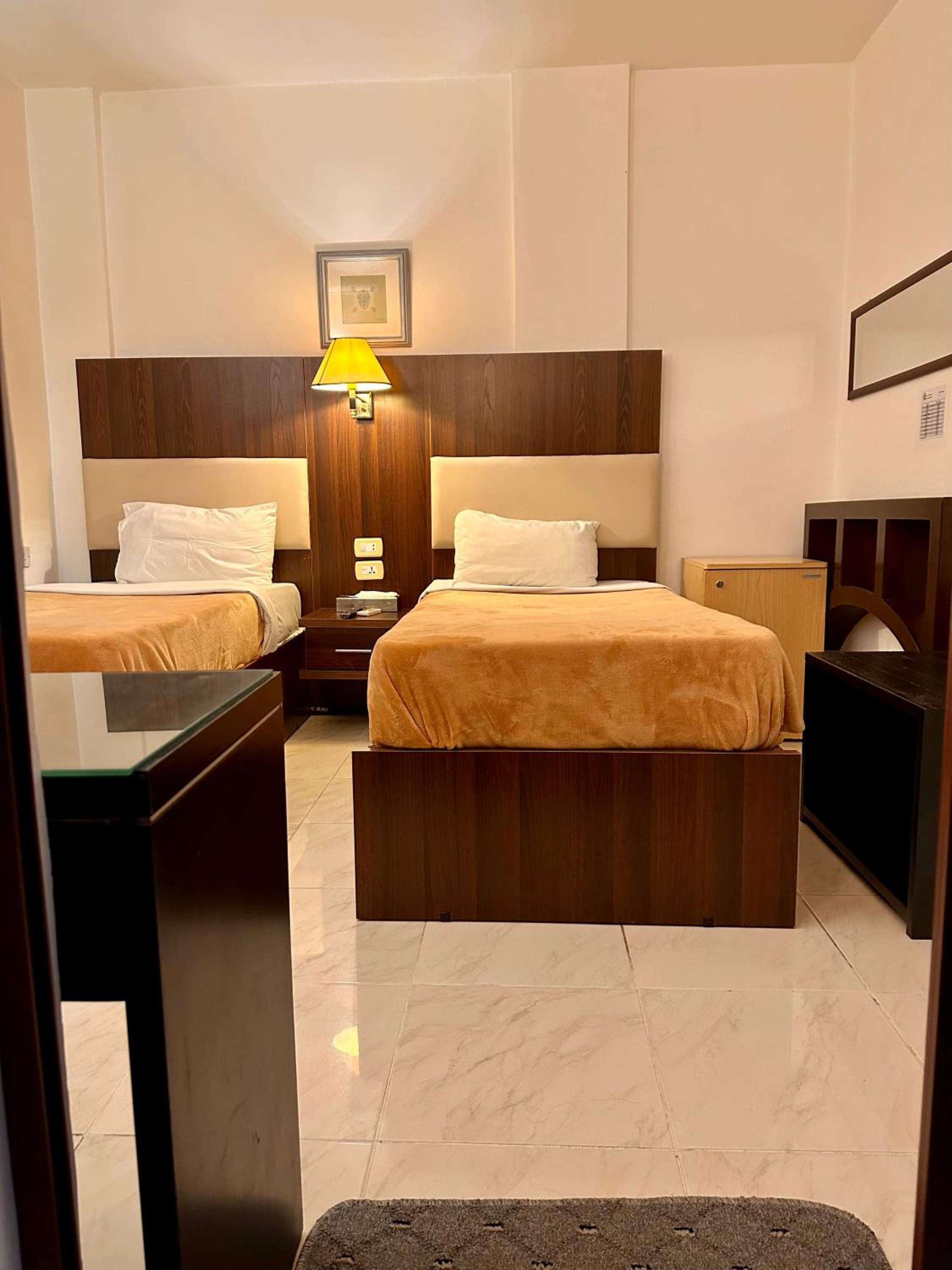 Double or Twin Room with Bathroom - Photo 7