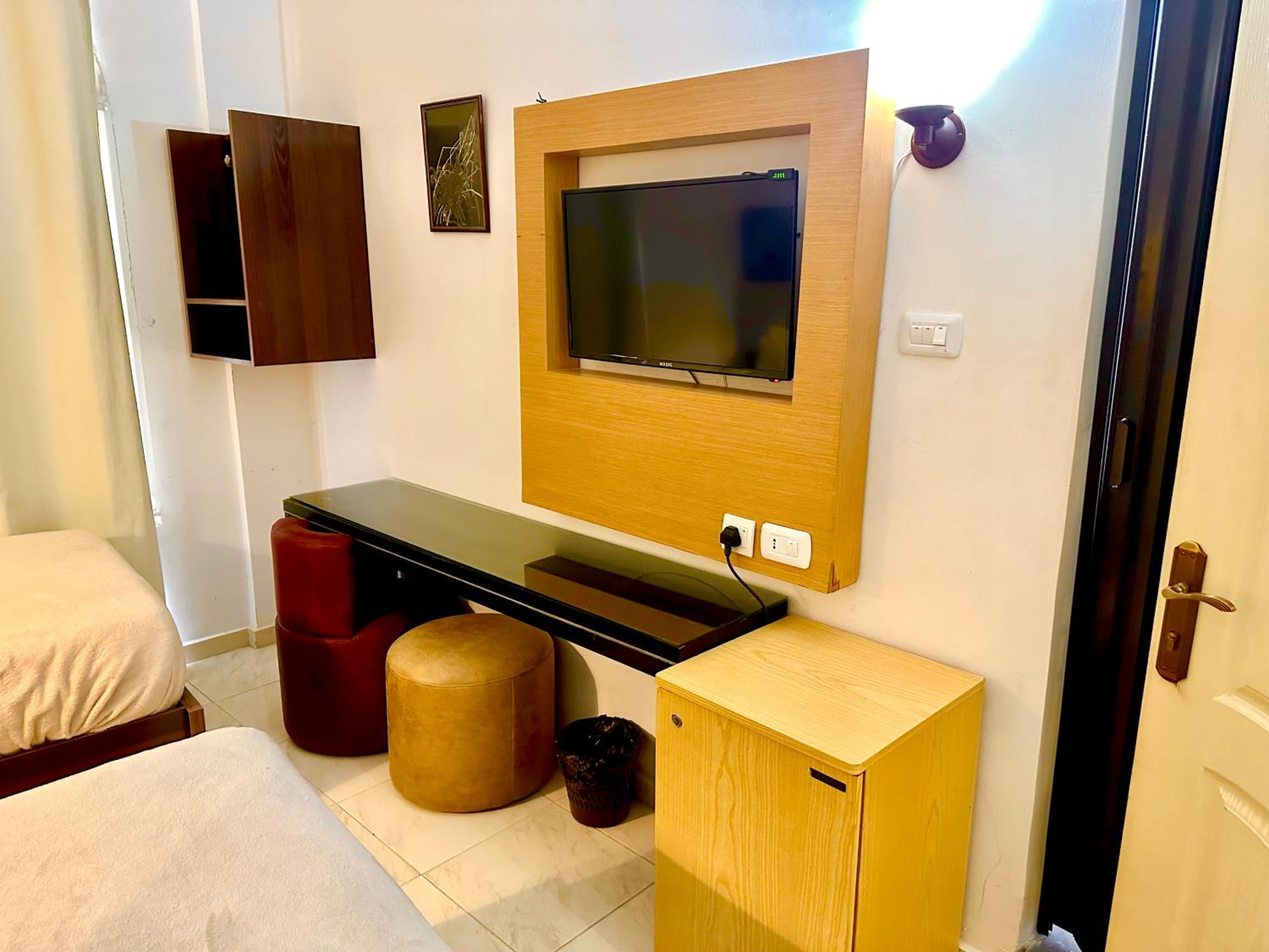 Double or Twin Room with Bathroom - Photo 14