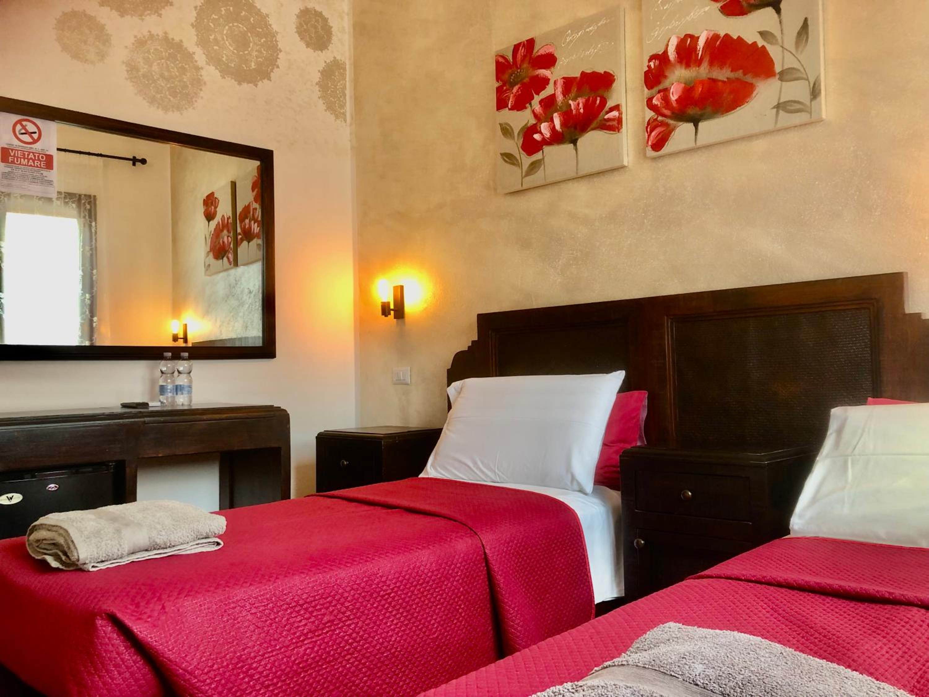 Deluxe Double or Twin Room photo 1