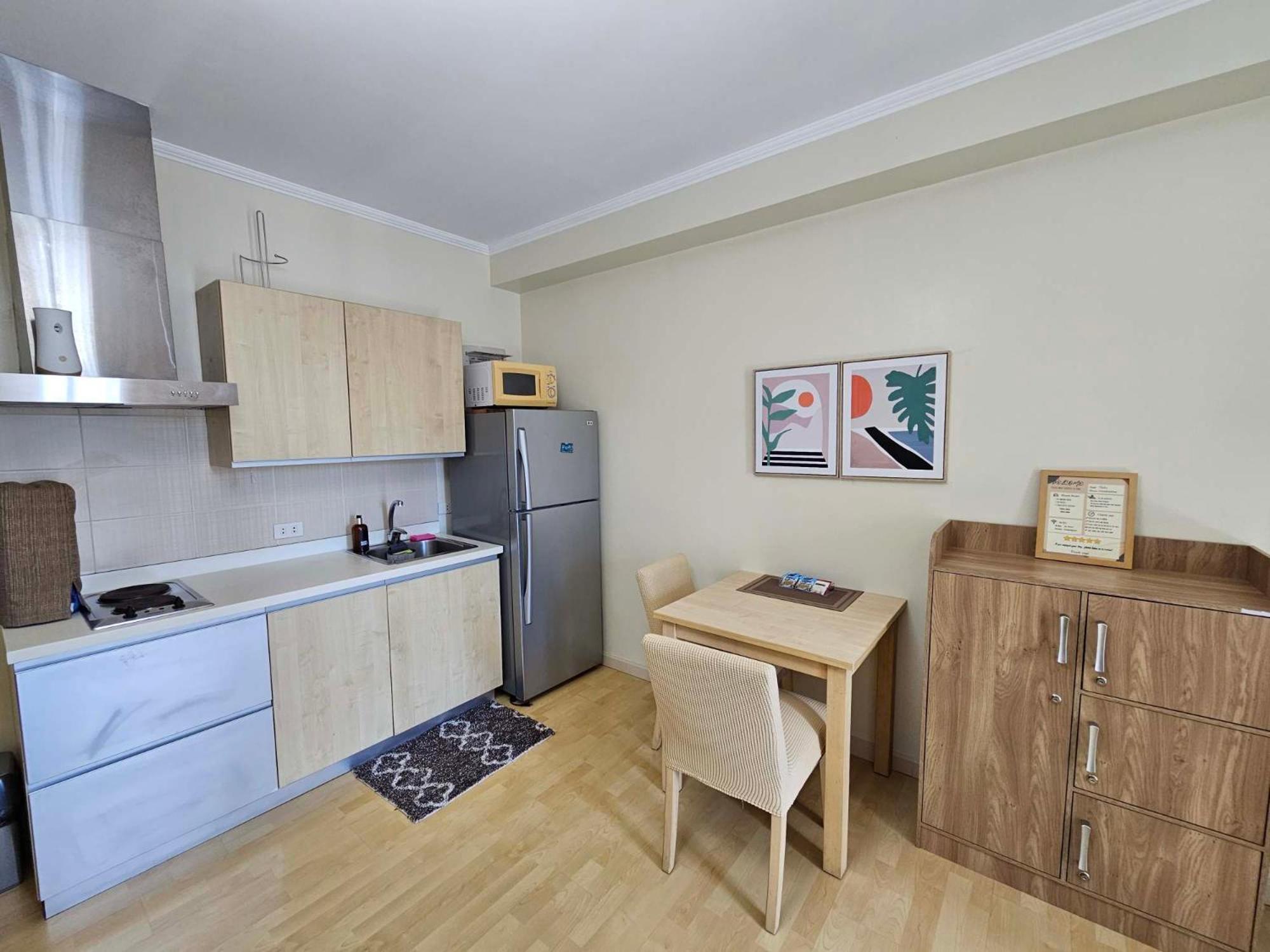Studio with Balcony - Photo 23