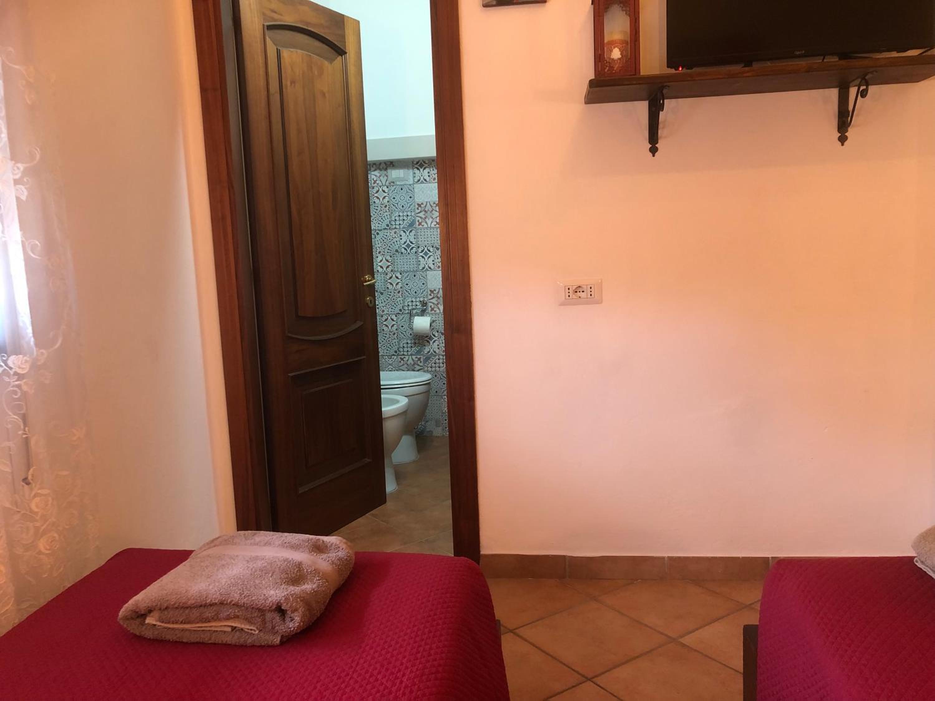 Deluxe Double or Twin Room photo 3