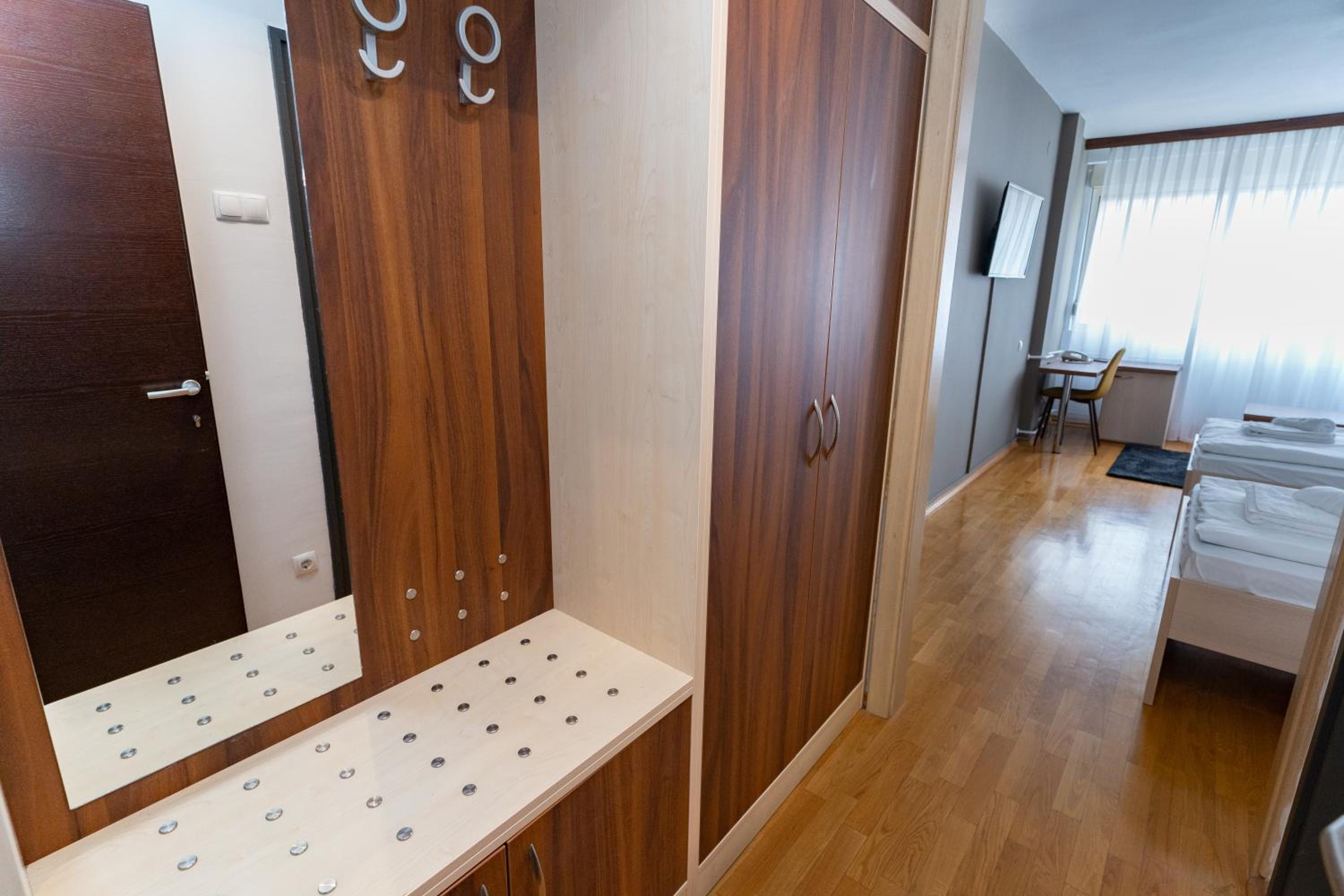 Double Room - Photo 3