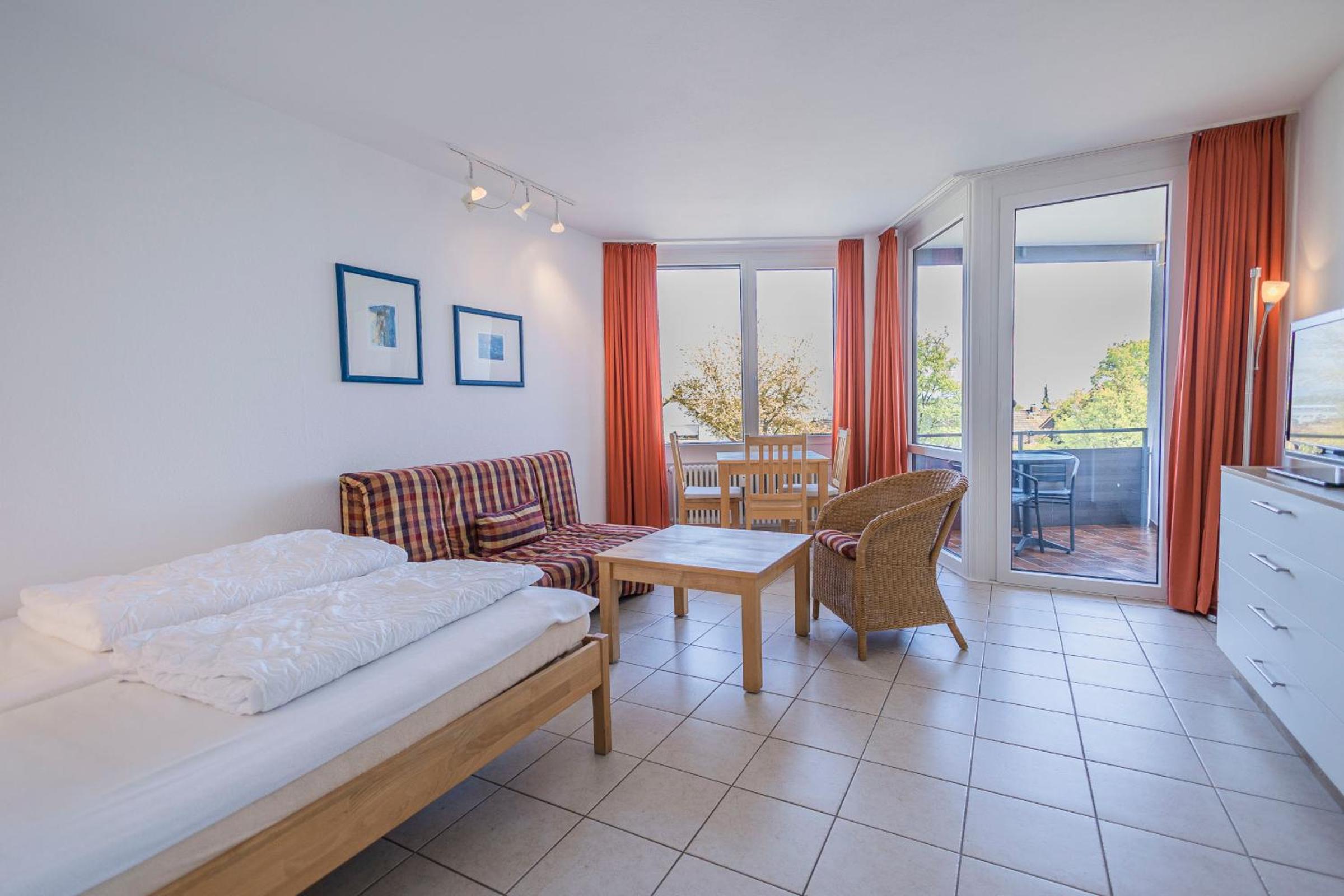 Apartment with Balcony photo 1