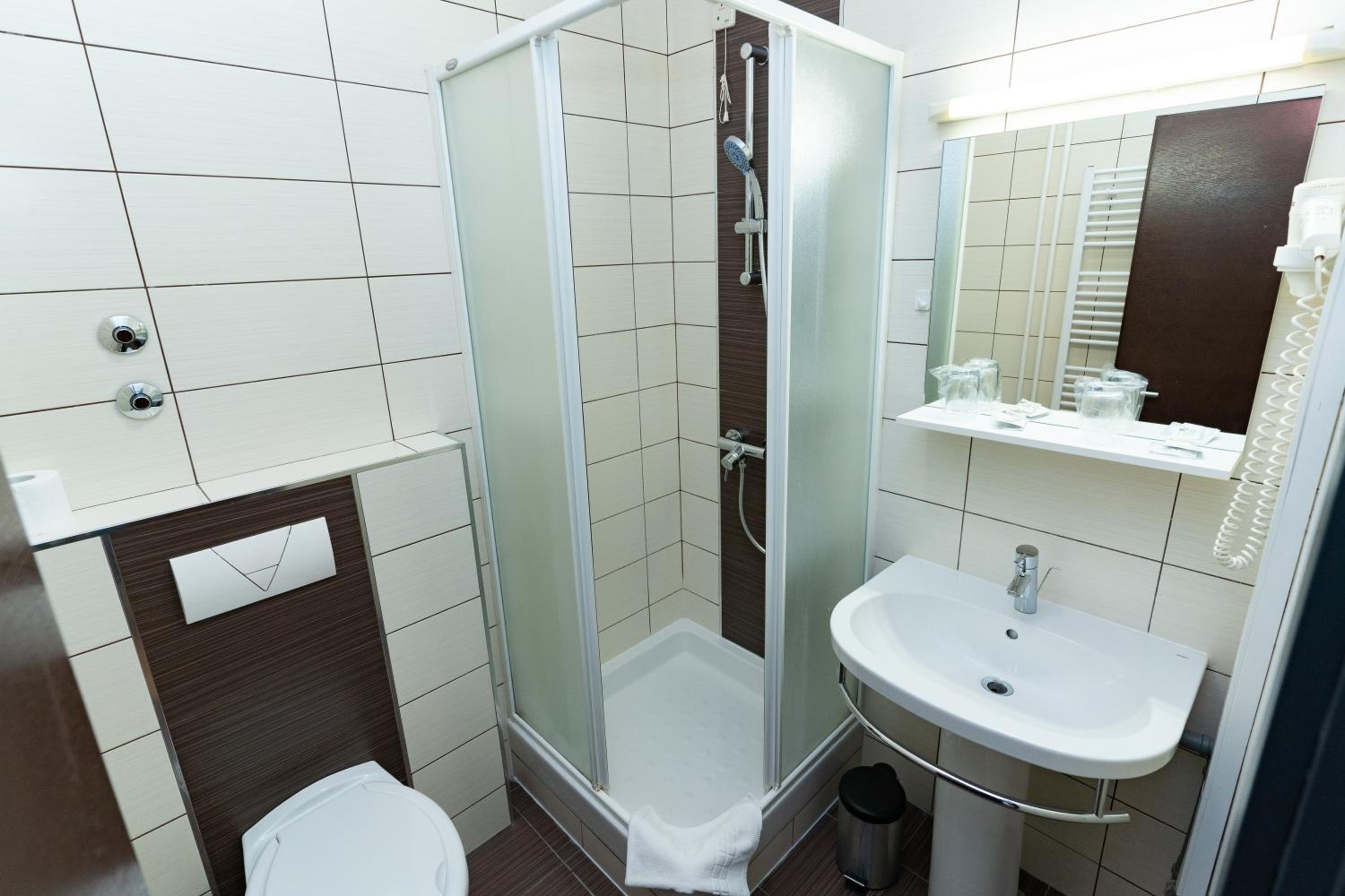 Double Room - Photo 5
