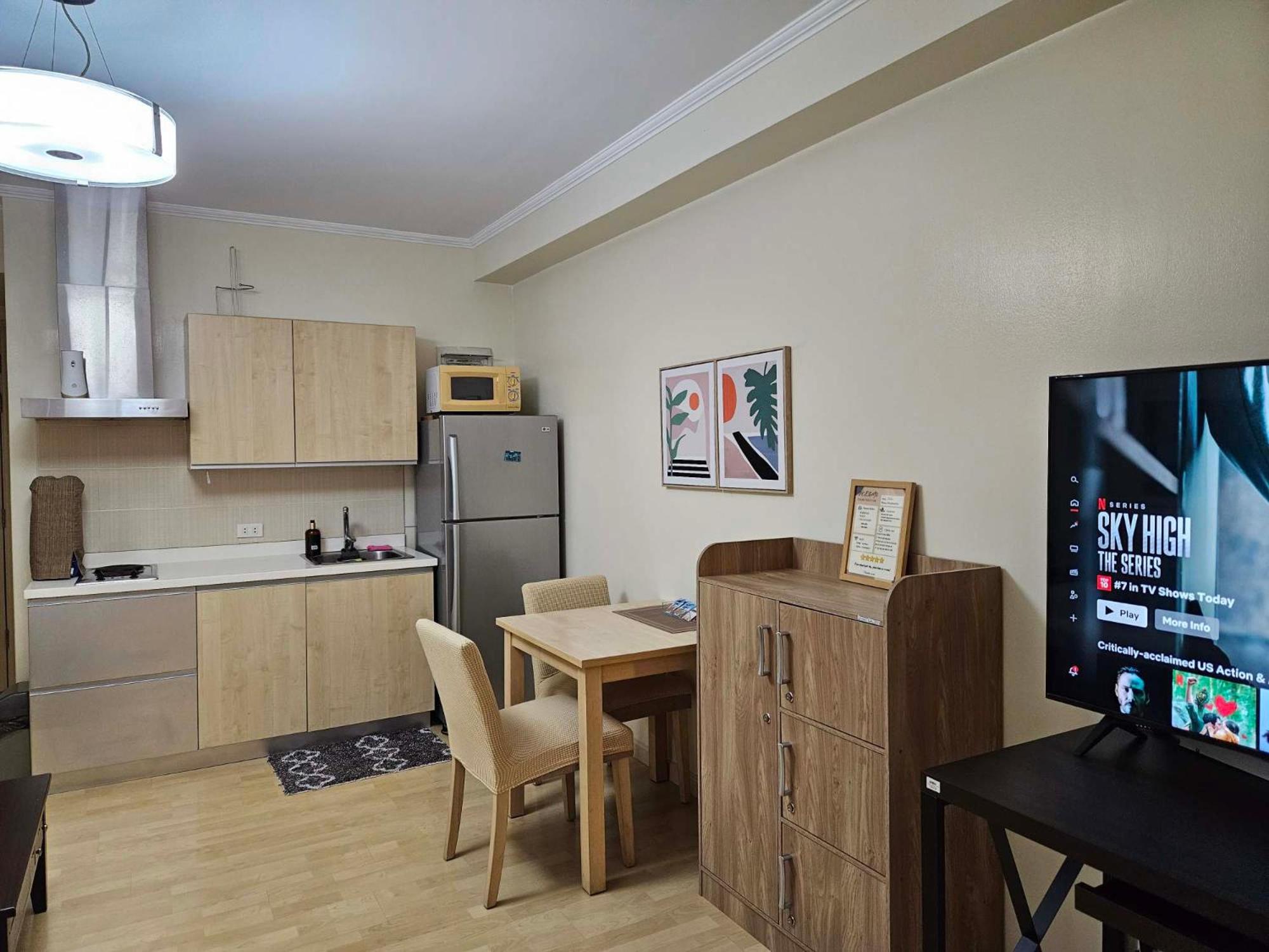 Studio with Balcony - Photo 34