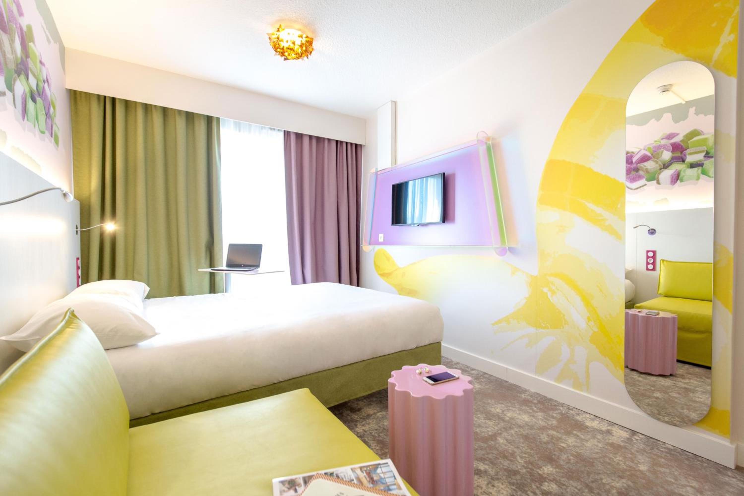 Standard Double Room with Sofa - Photo 1