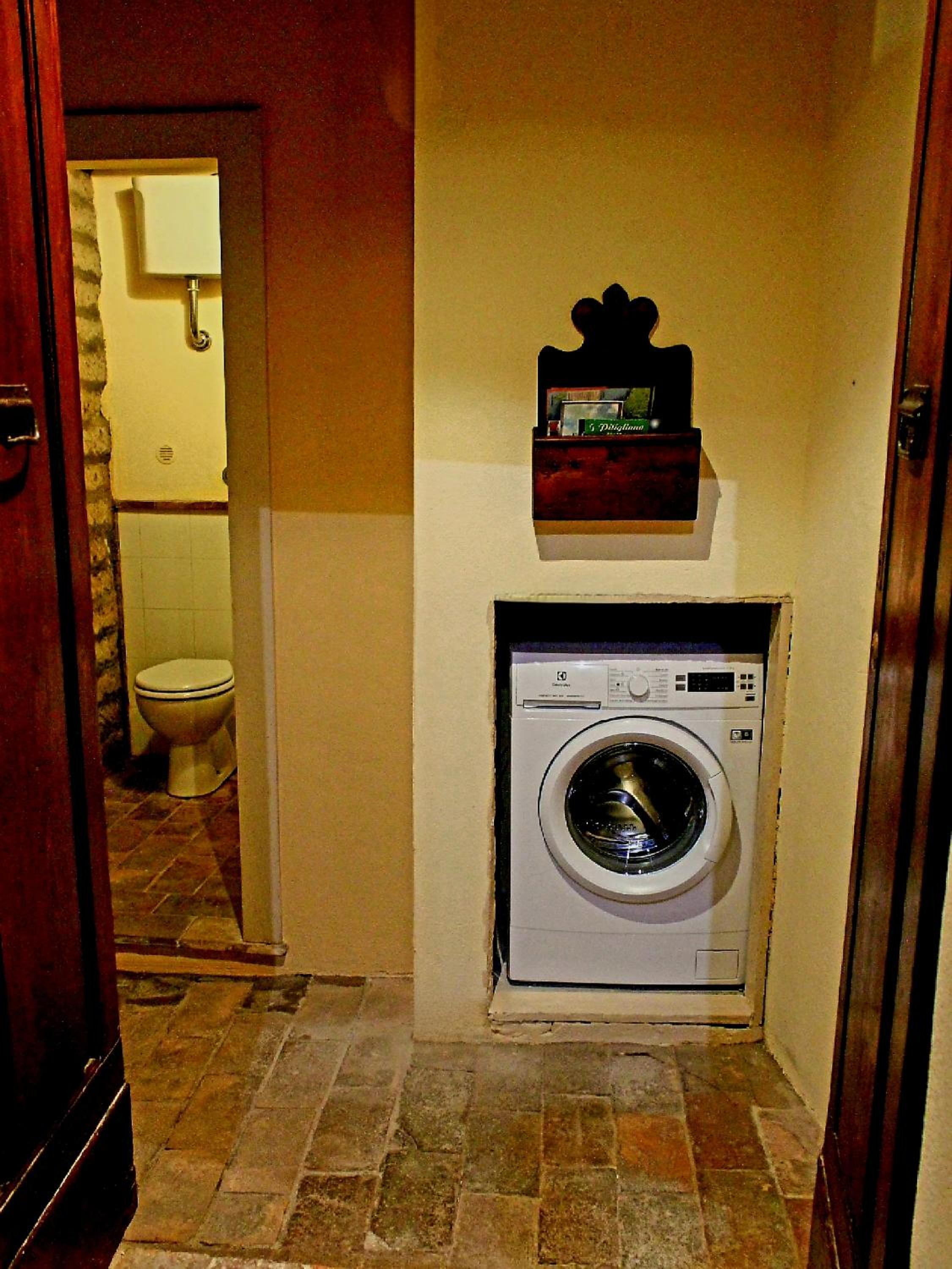 Studio Apartment photo 3