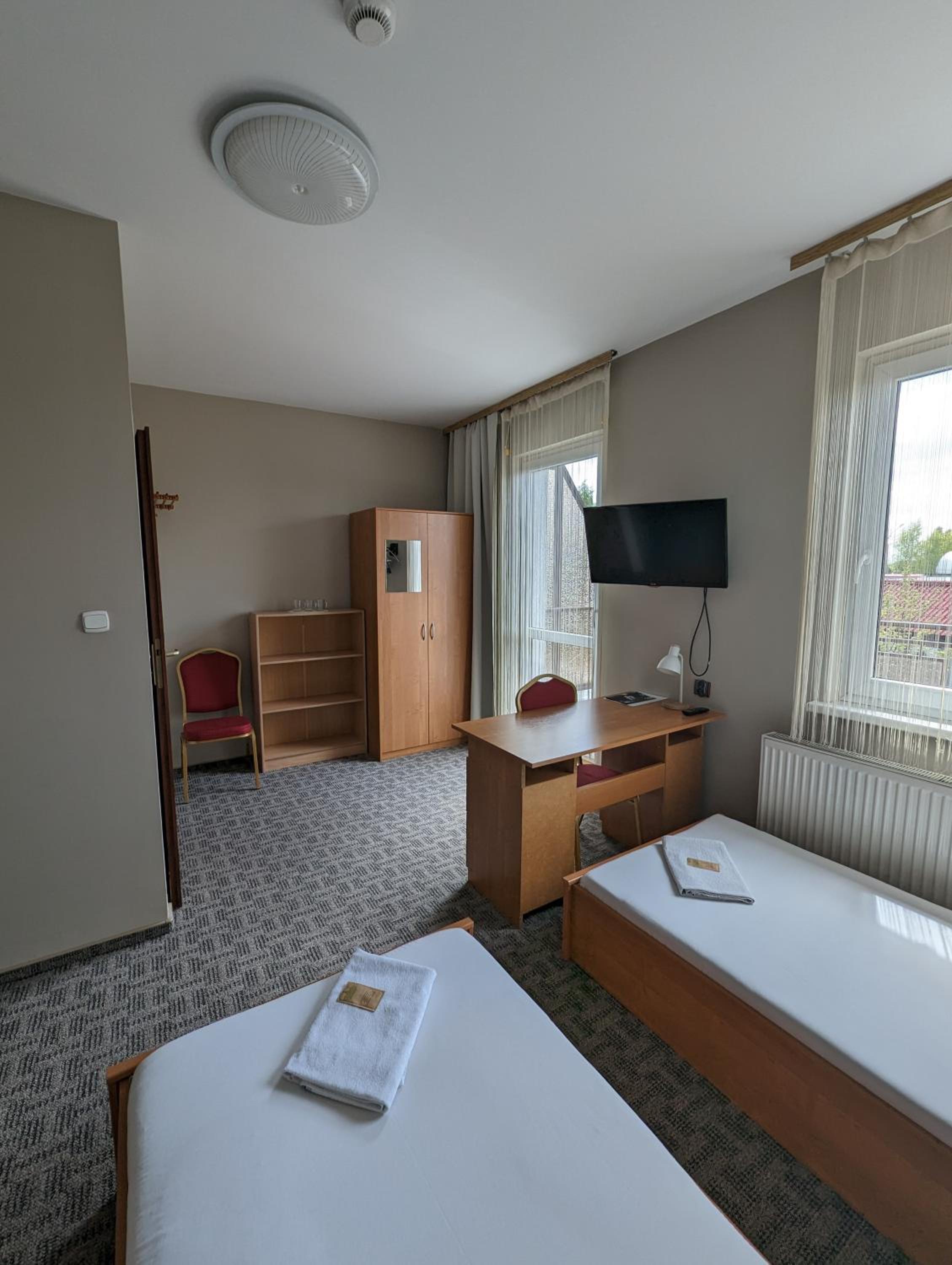Triple Room with Private Bathroom - Photo 4