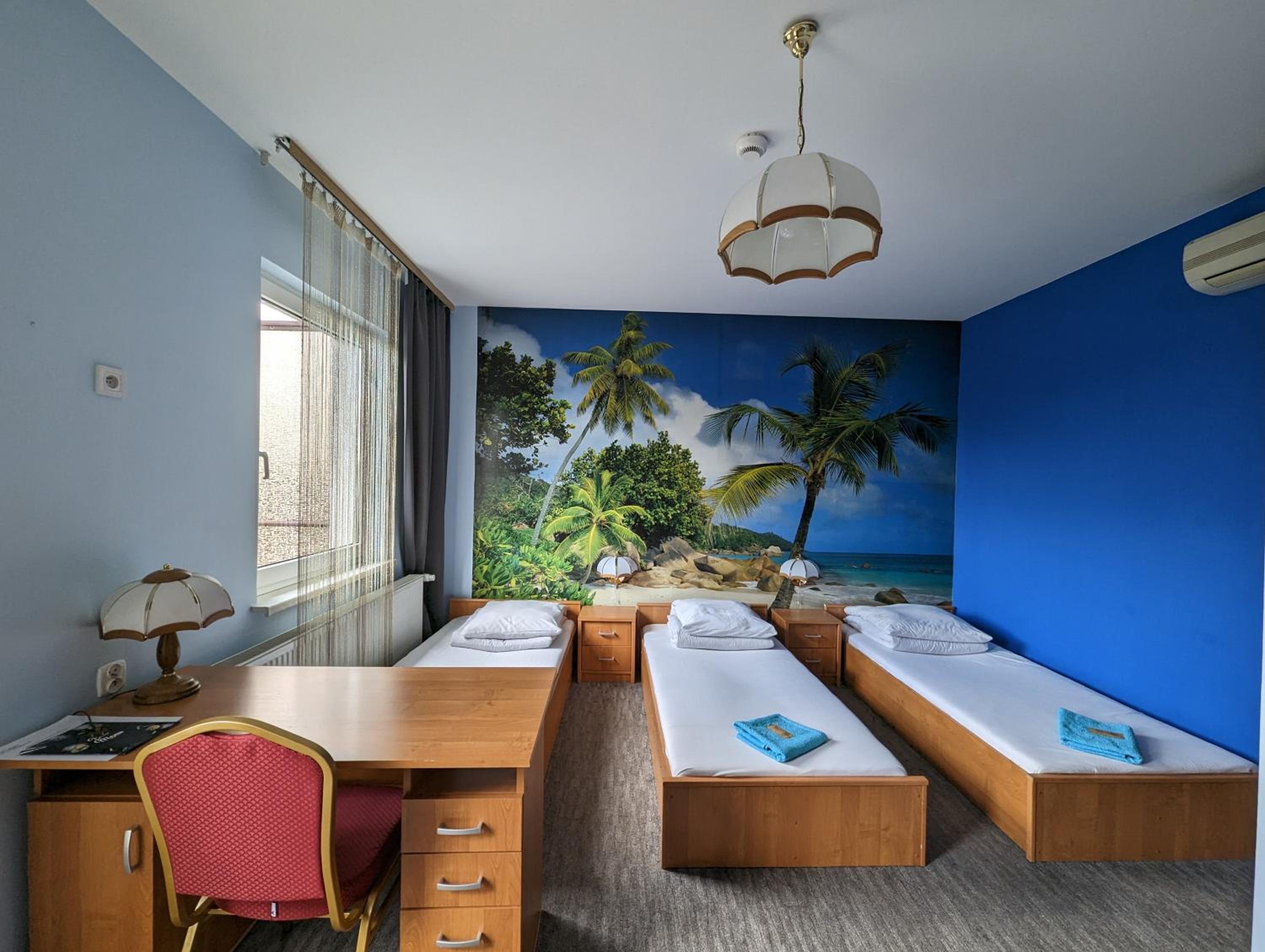 Triple Room with Private Bathroom - Photo 7