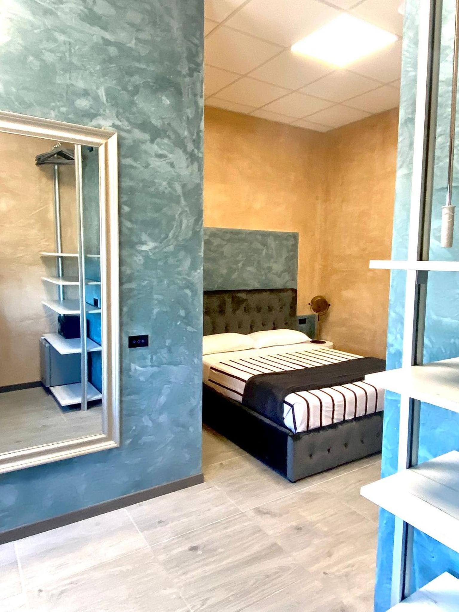 Deluxe King Room photo 1