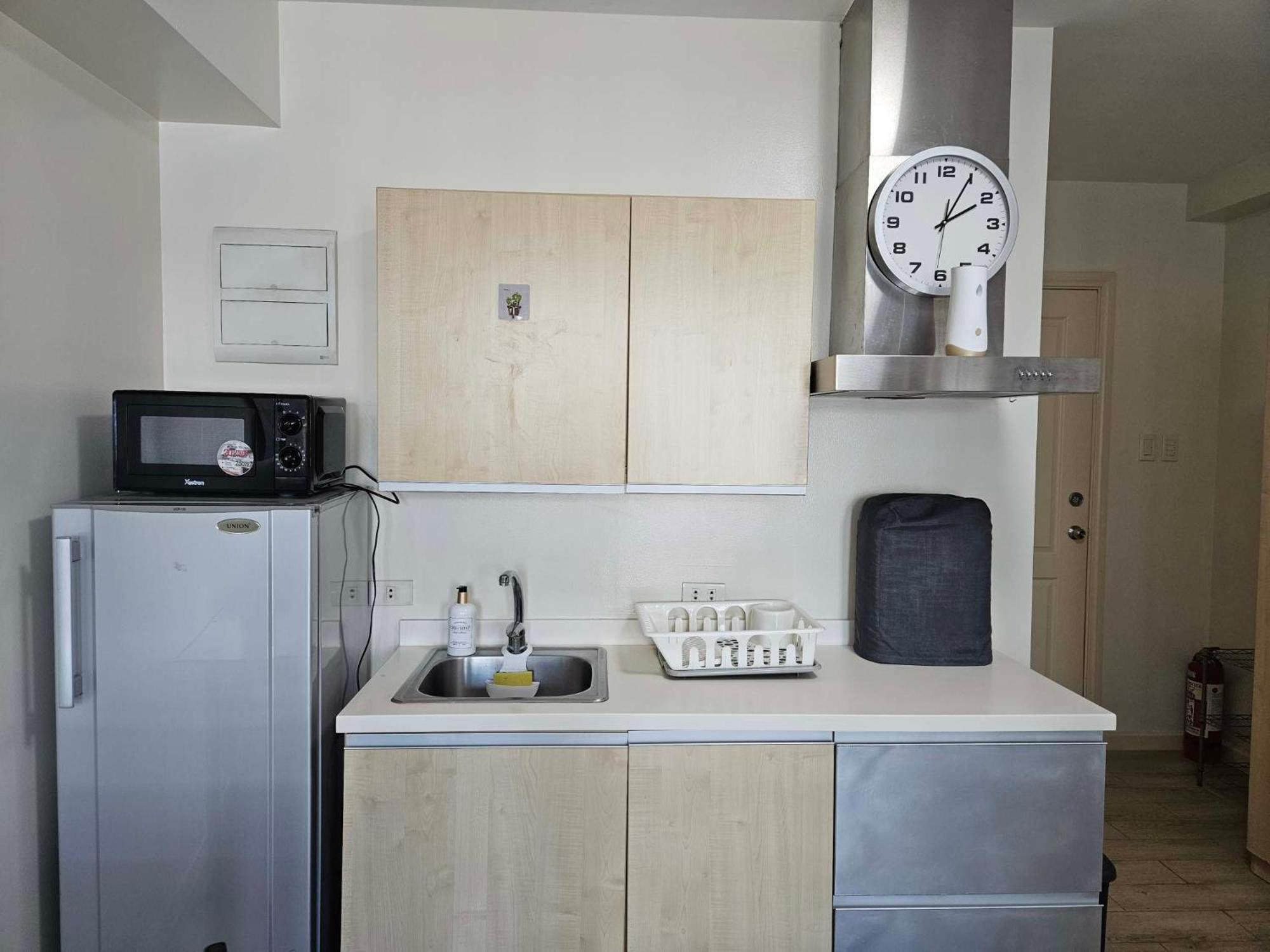 Studio with Balcony - Photo 15