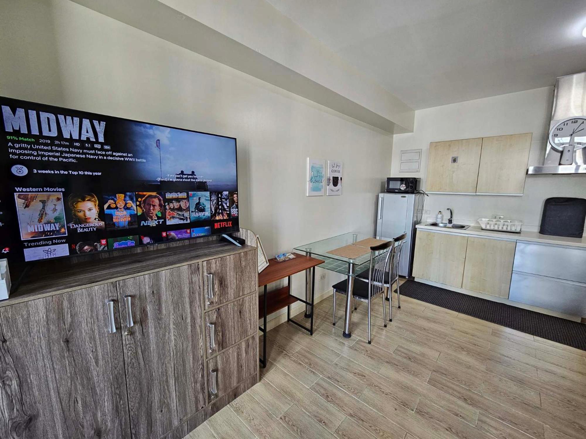 Studio with Balcony - Photo 17