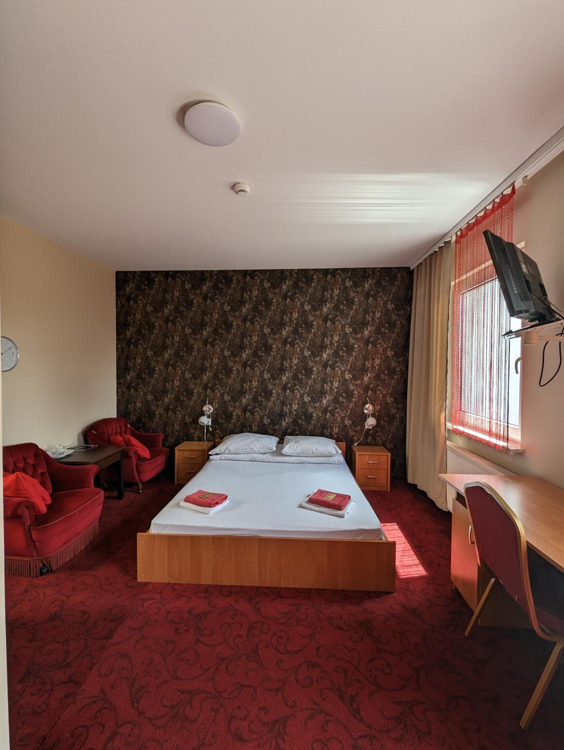 Double Room with Balcony - Photo 1
