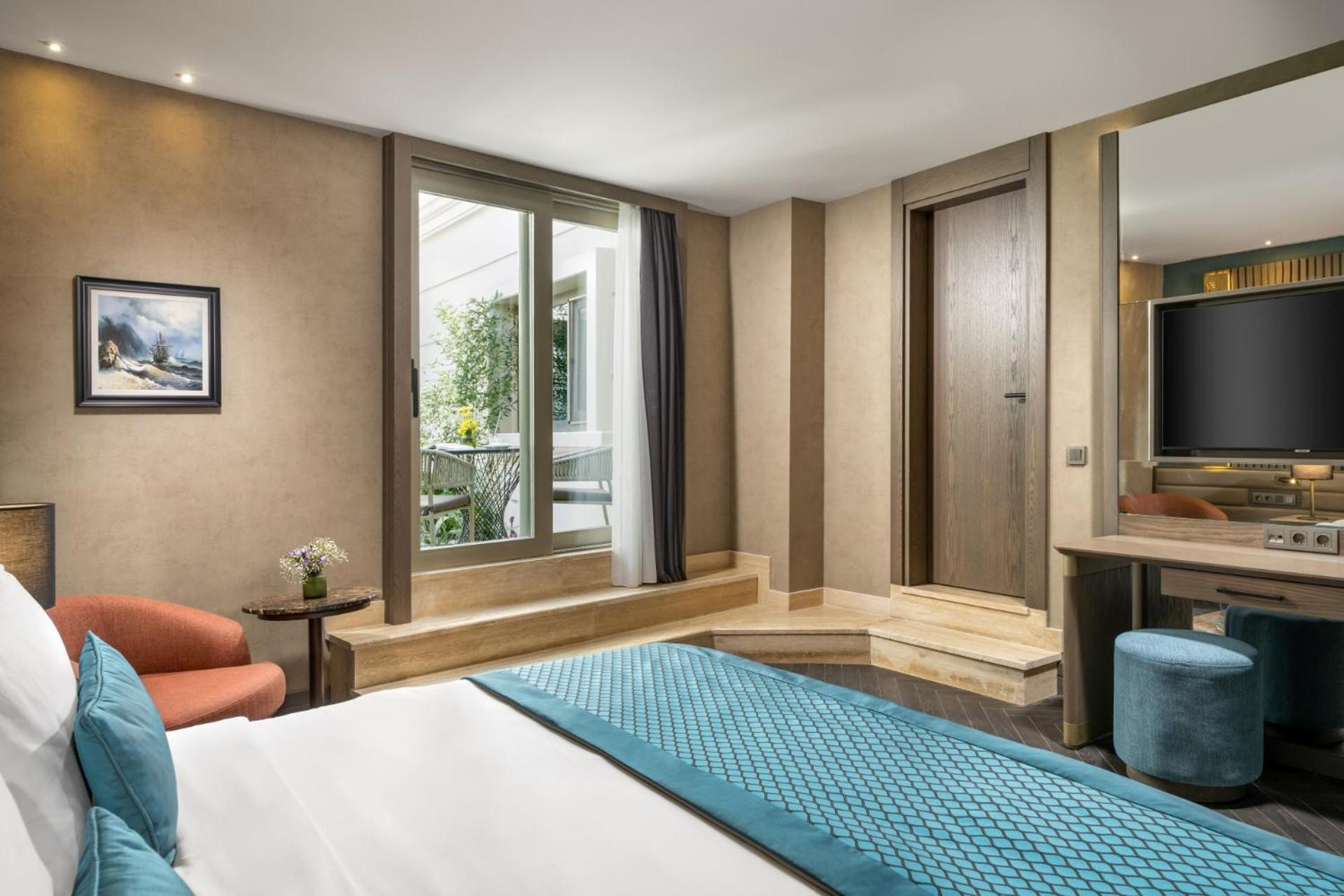 Deluxe Double Room with Garden View photo 2