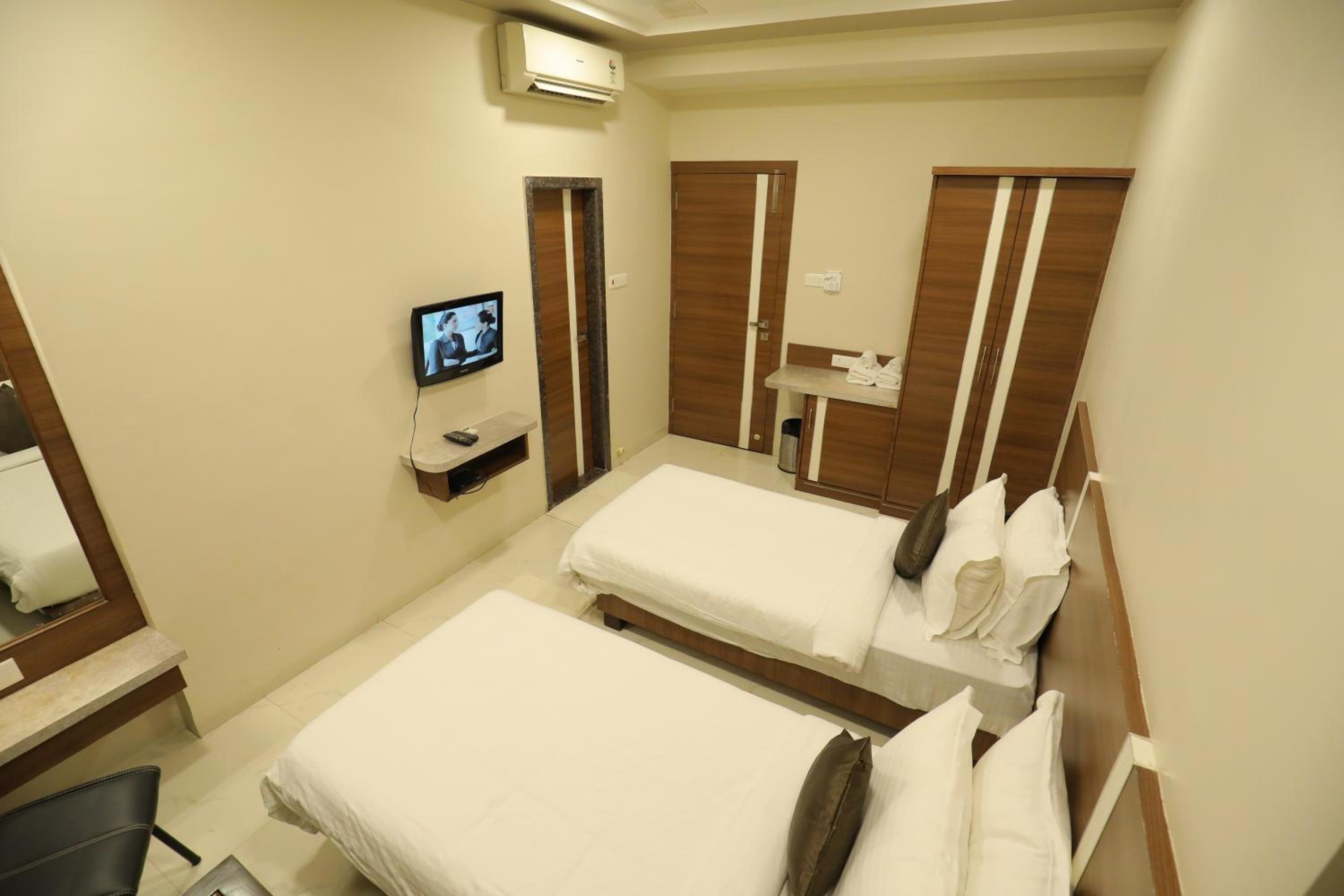 Standard Twin Room photo 3