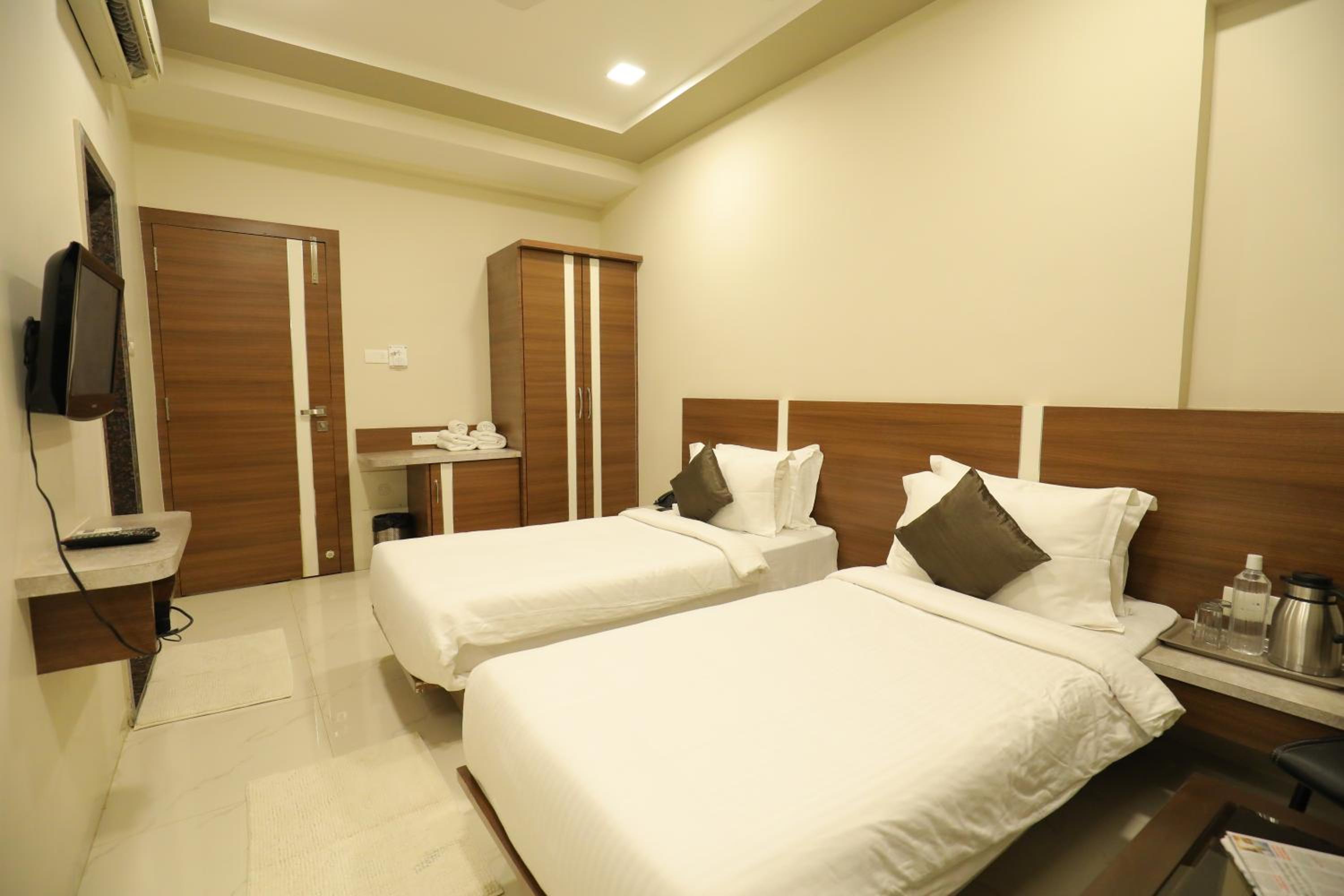 Standard Twin Room photo 2
