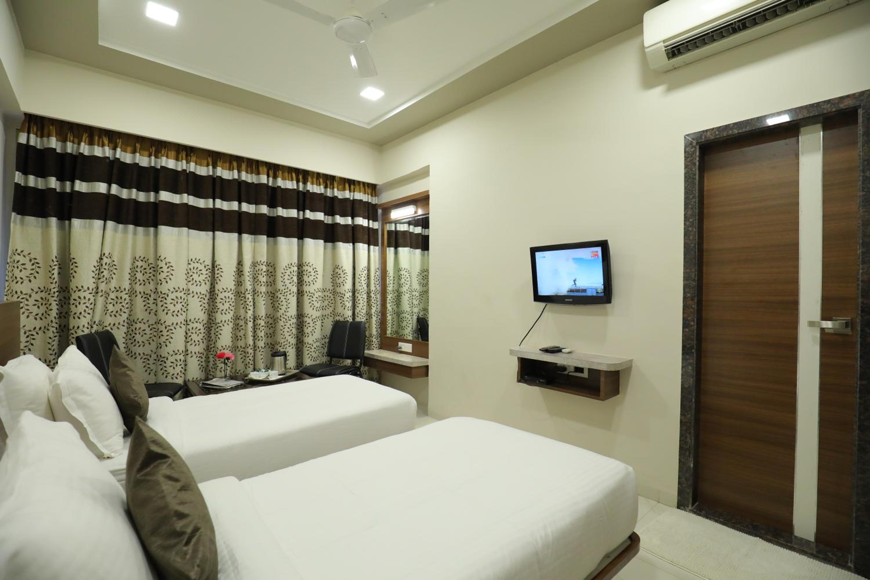 Standard Twin Room photo 3