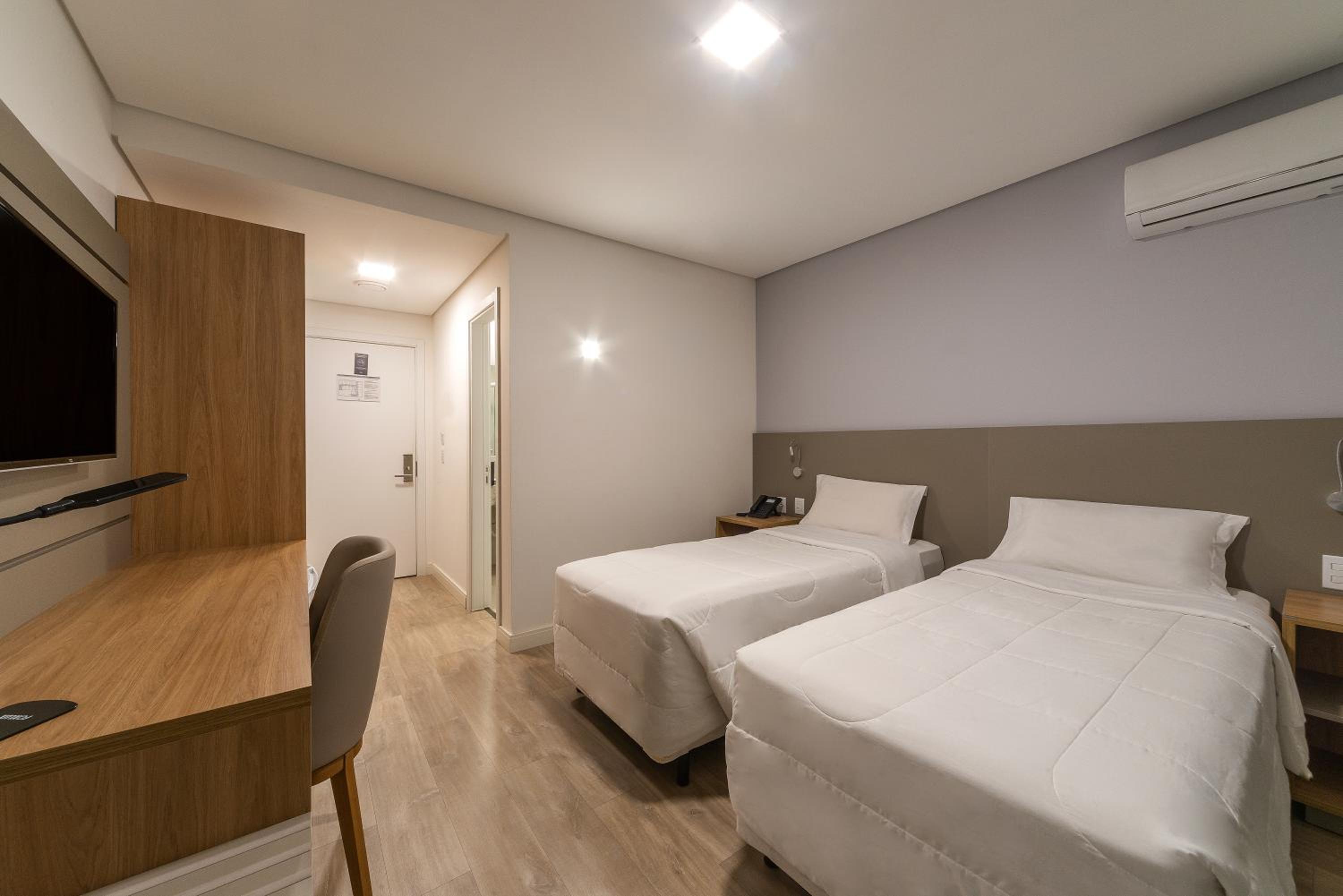 Deluxe Twin Room photo 1
