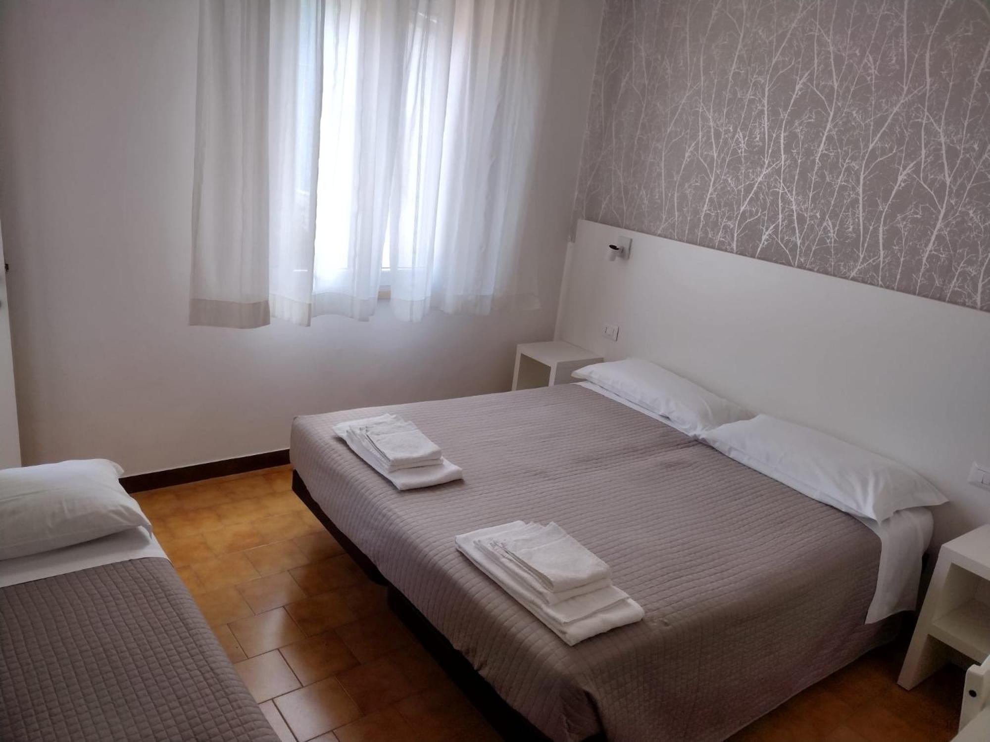 Standard Triple Room - Photo 3