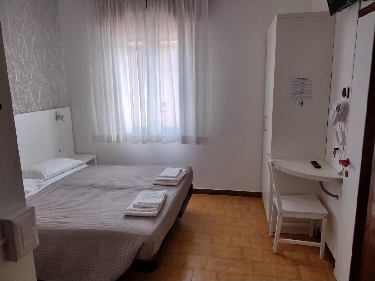 Standard Triple Room - Photo 1