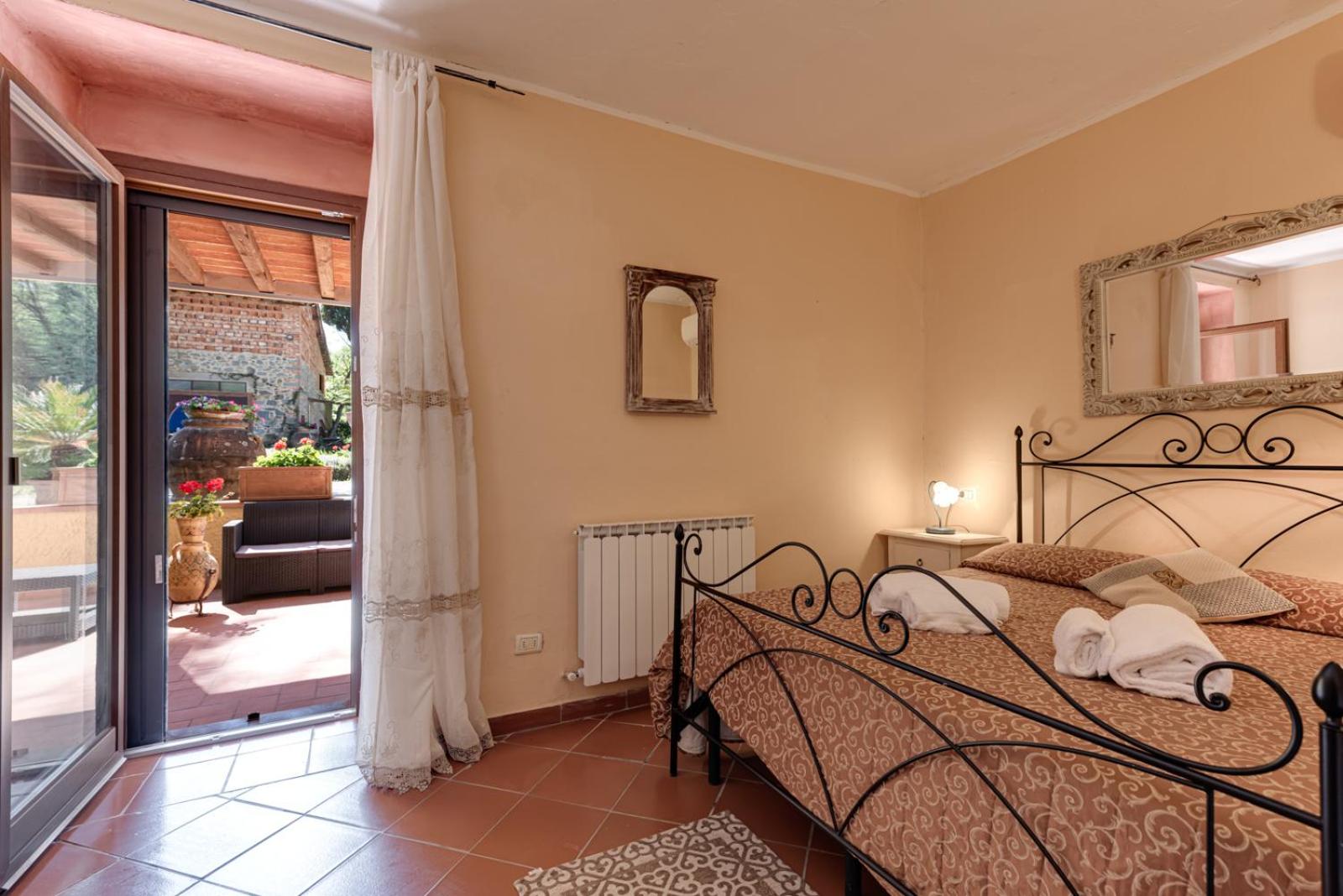 Double Room with Patio photo 2