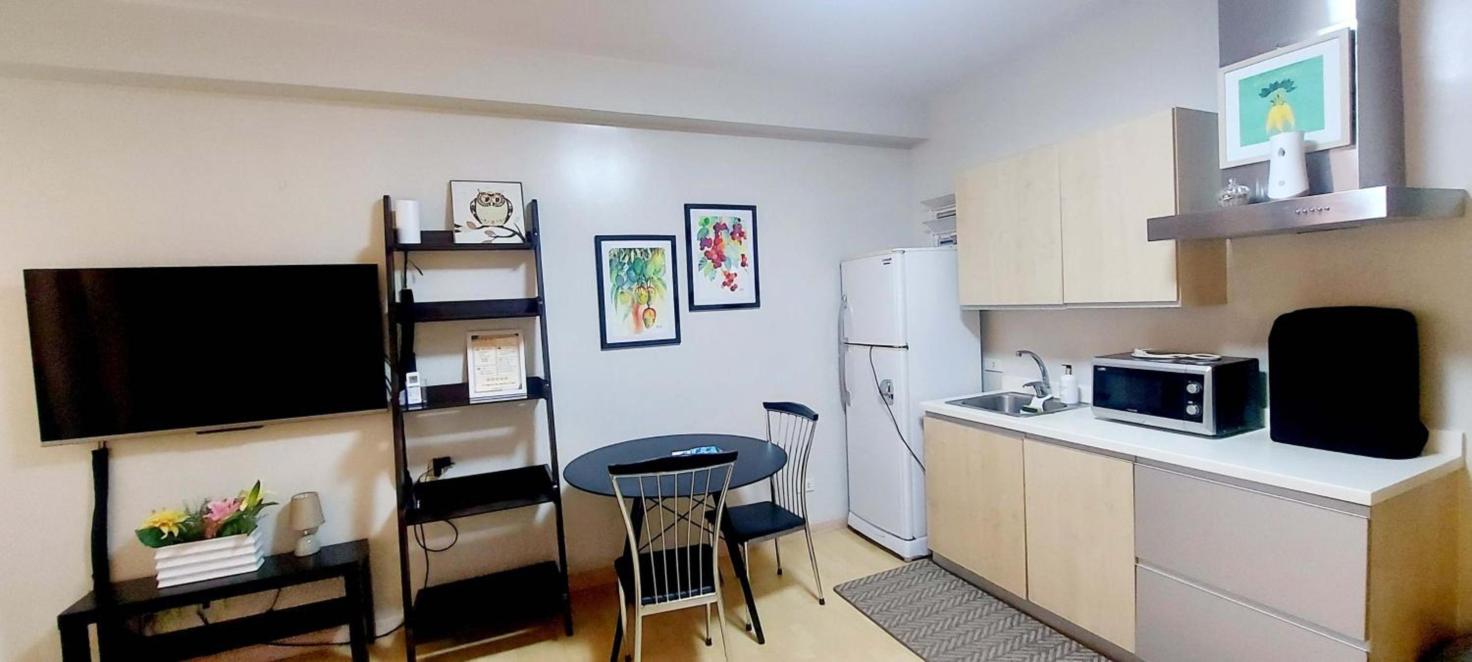 Apartment with Balcony - Photo 11
