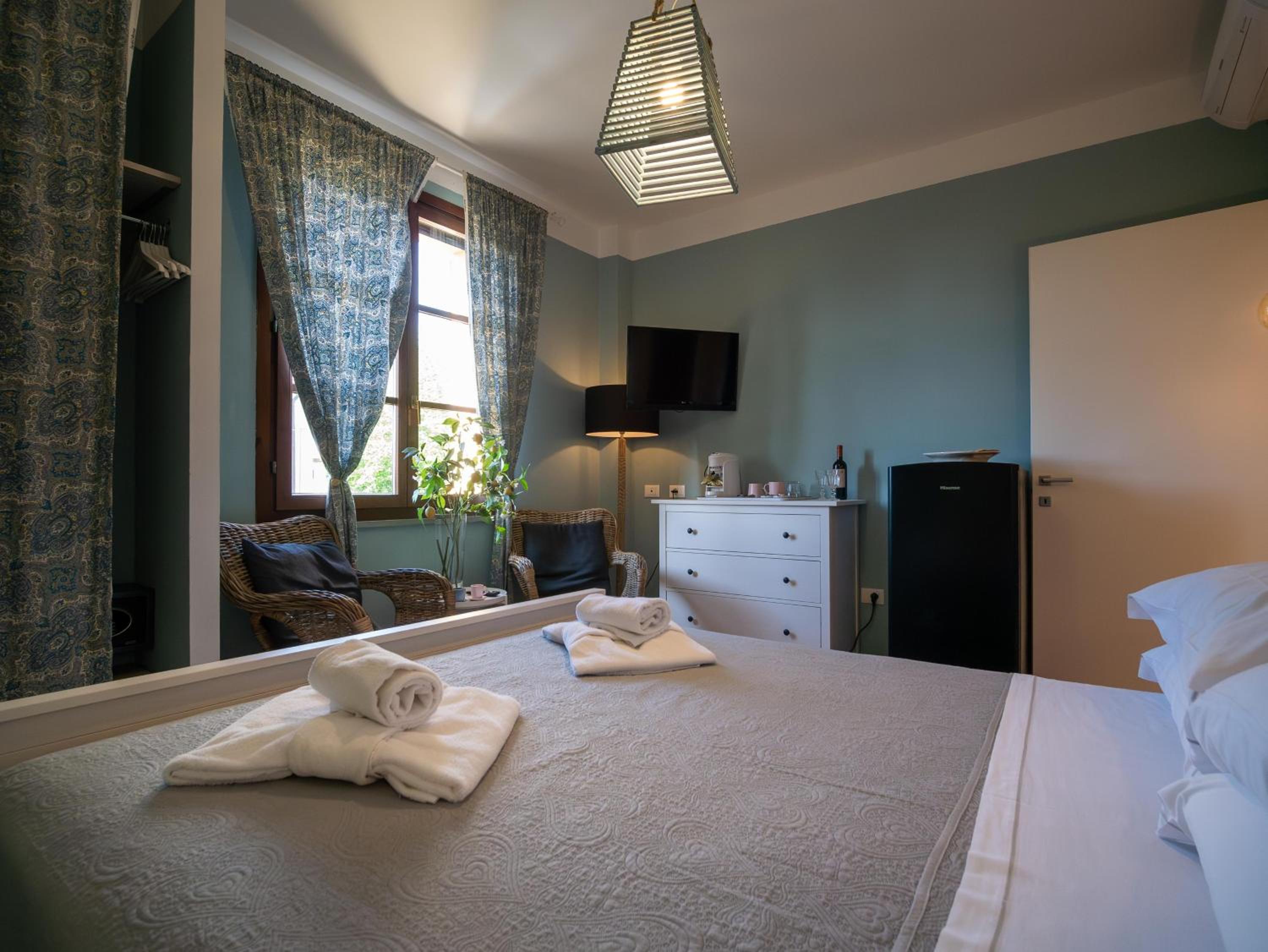 Standard Double Room photo 3