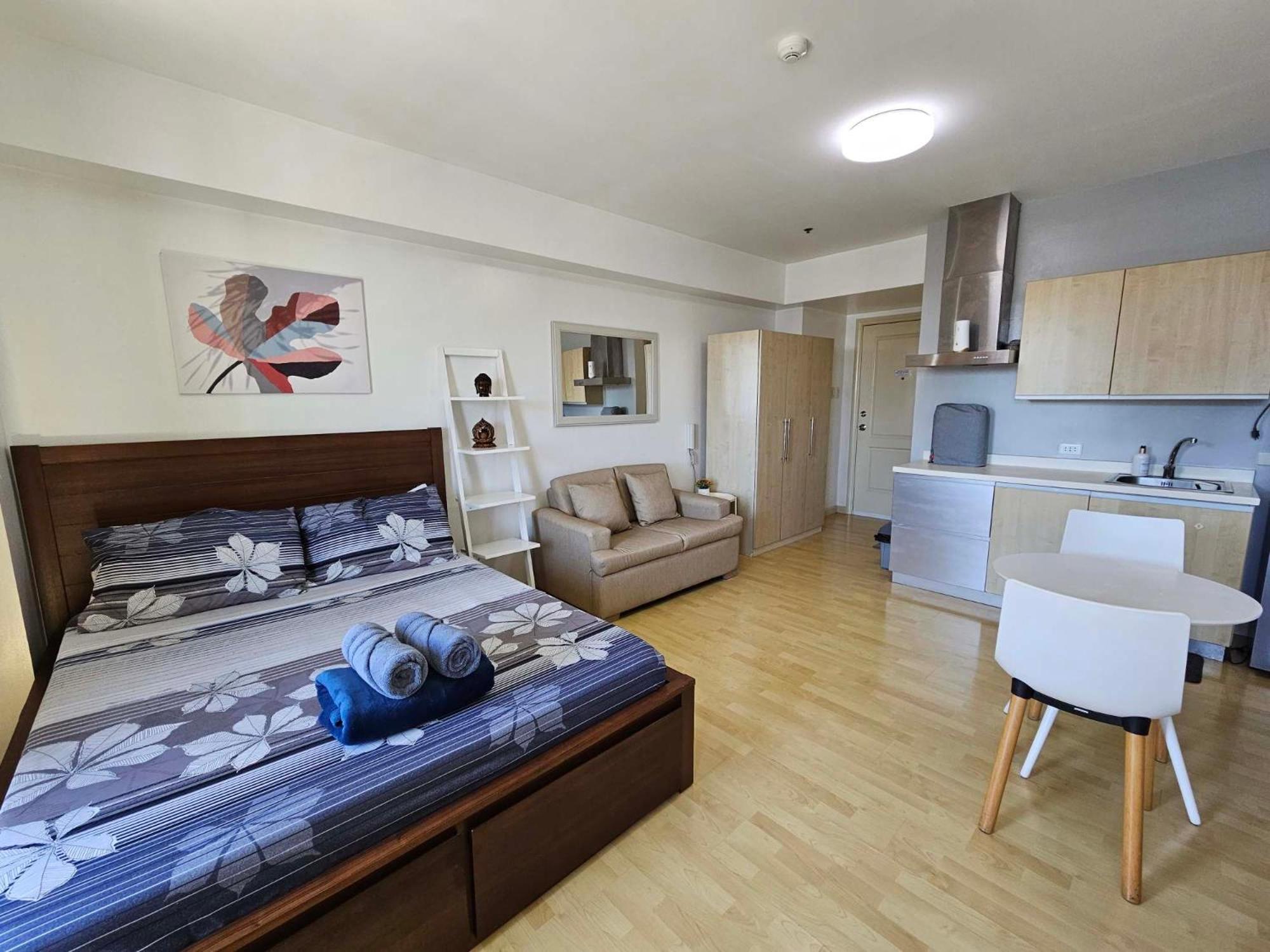 Apartment with Balcony - Photo 33