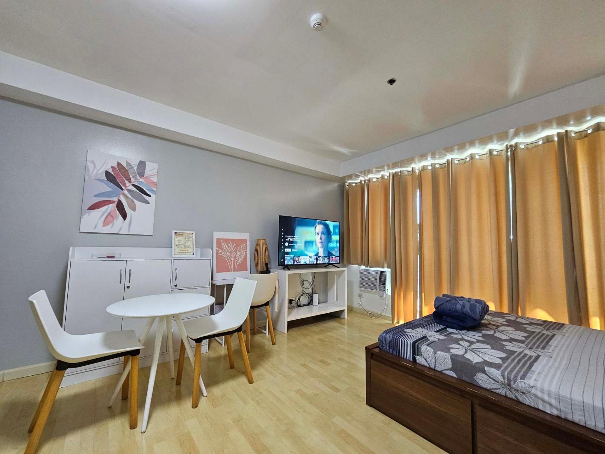 Apartment with Balcony - Photo 29