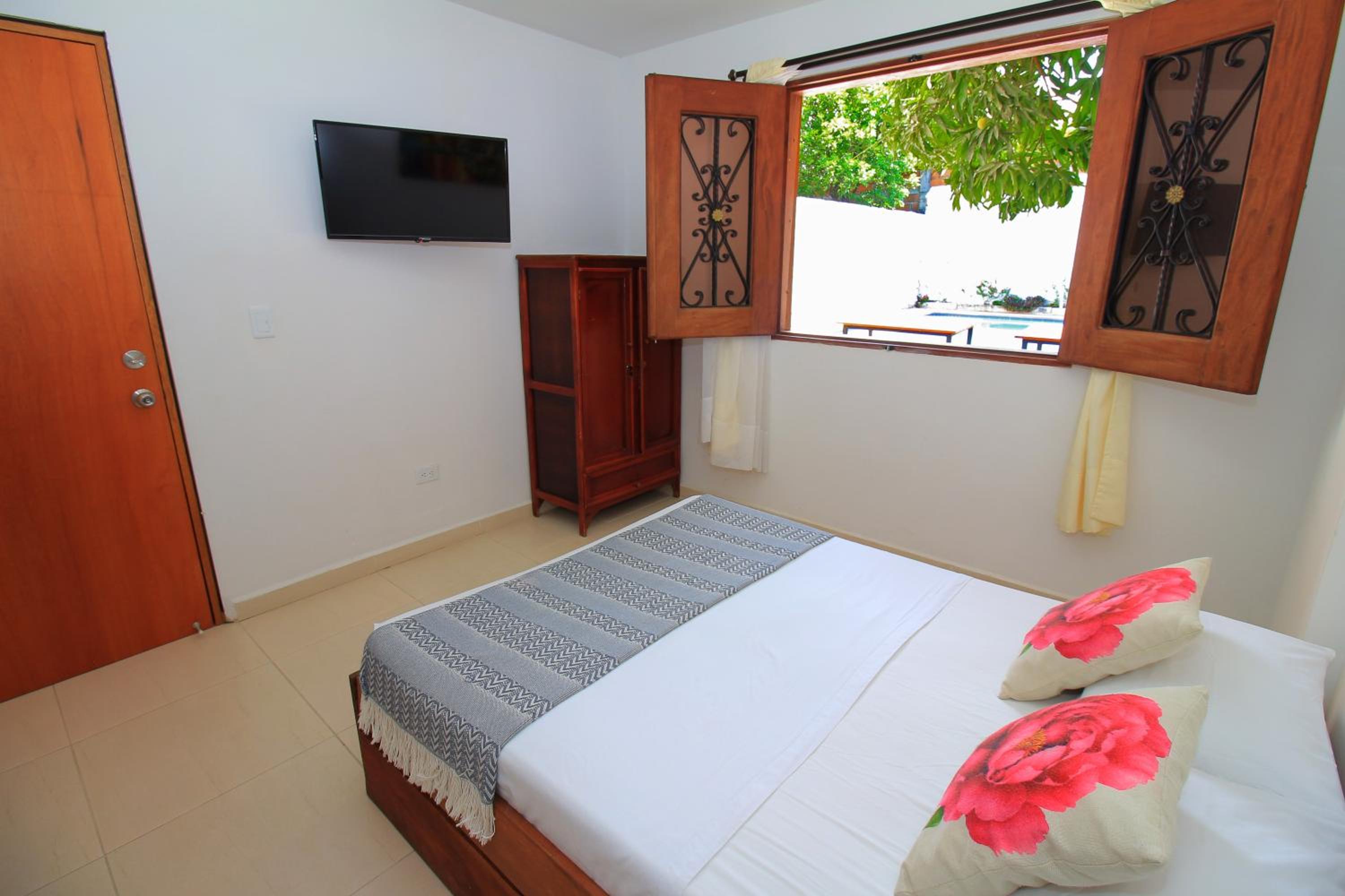 Large Double Room photo 3