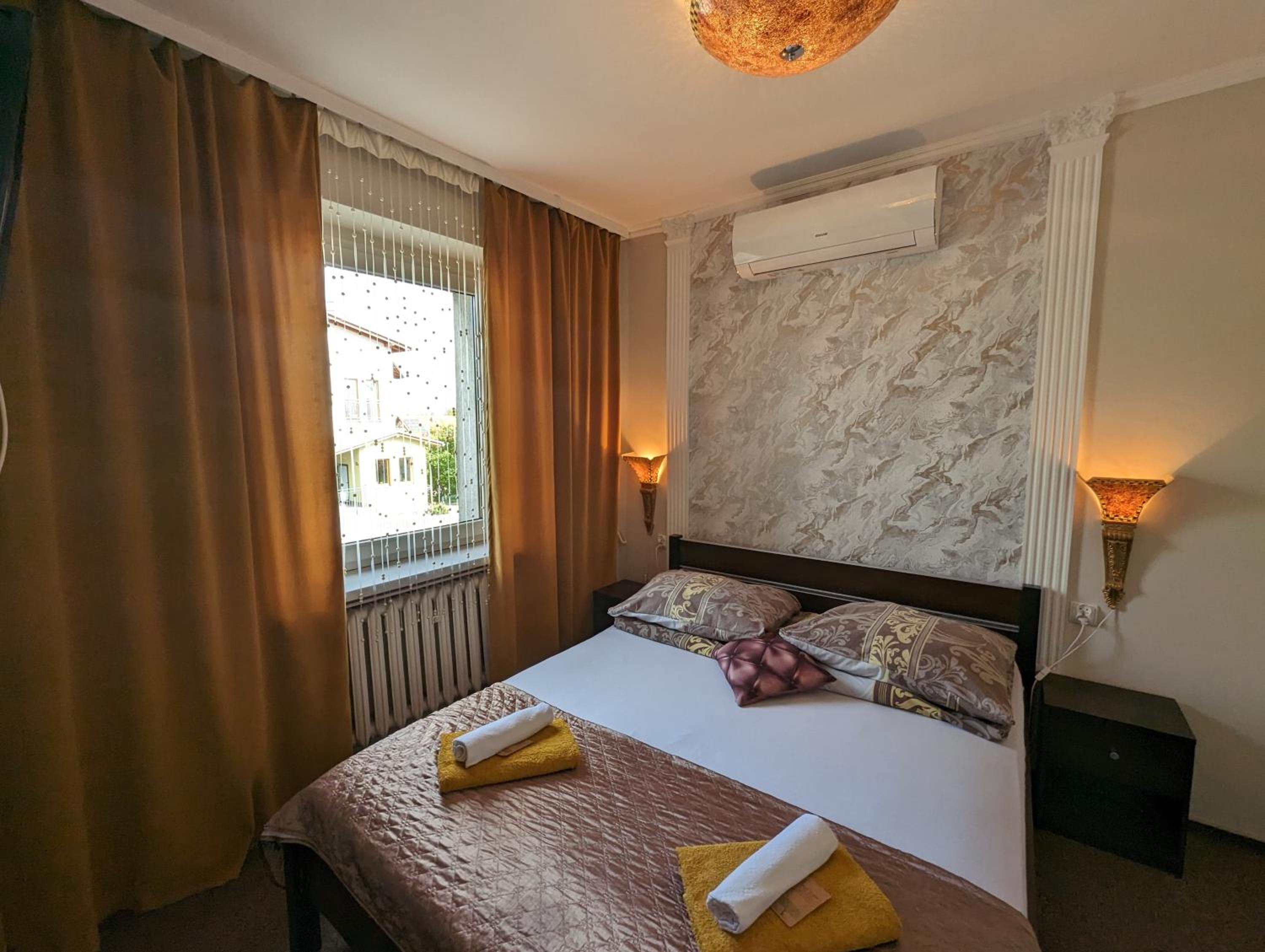 Double Room with Private Bathroom - Photo 4
