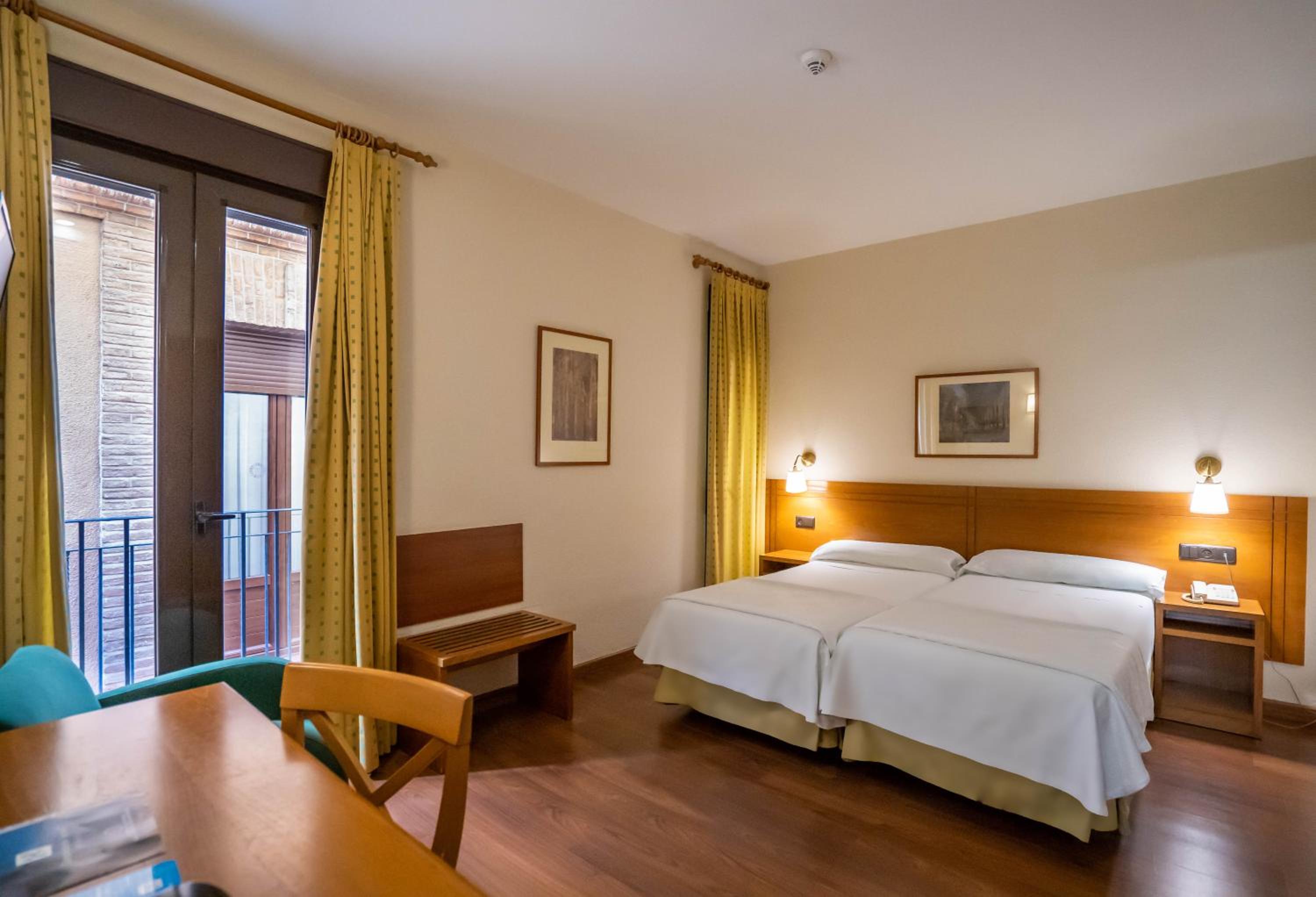 Double or Twin Room - Photo 17