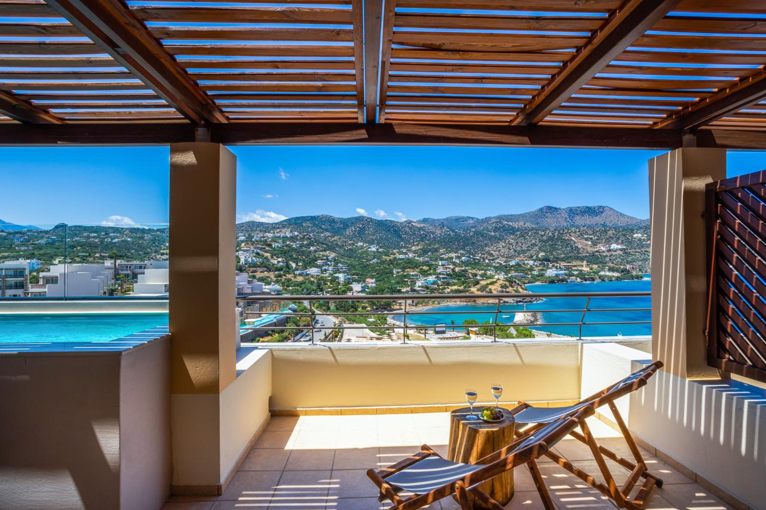 Deluxe Suite with Sea View and Plunge Pool