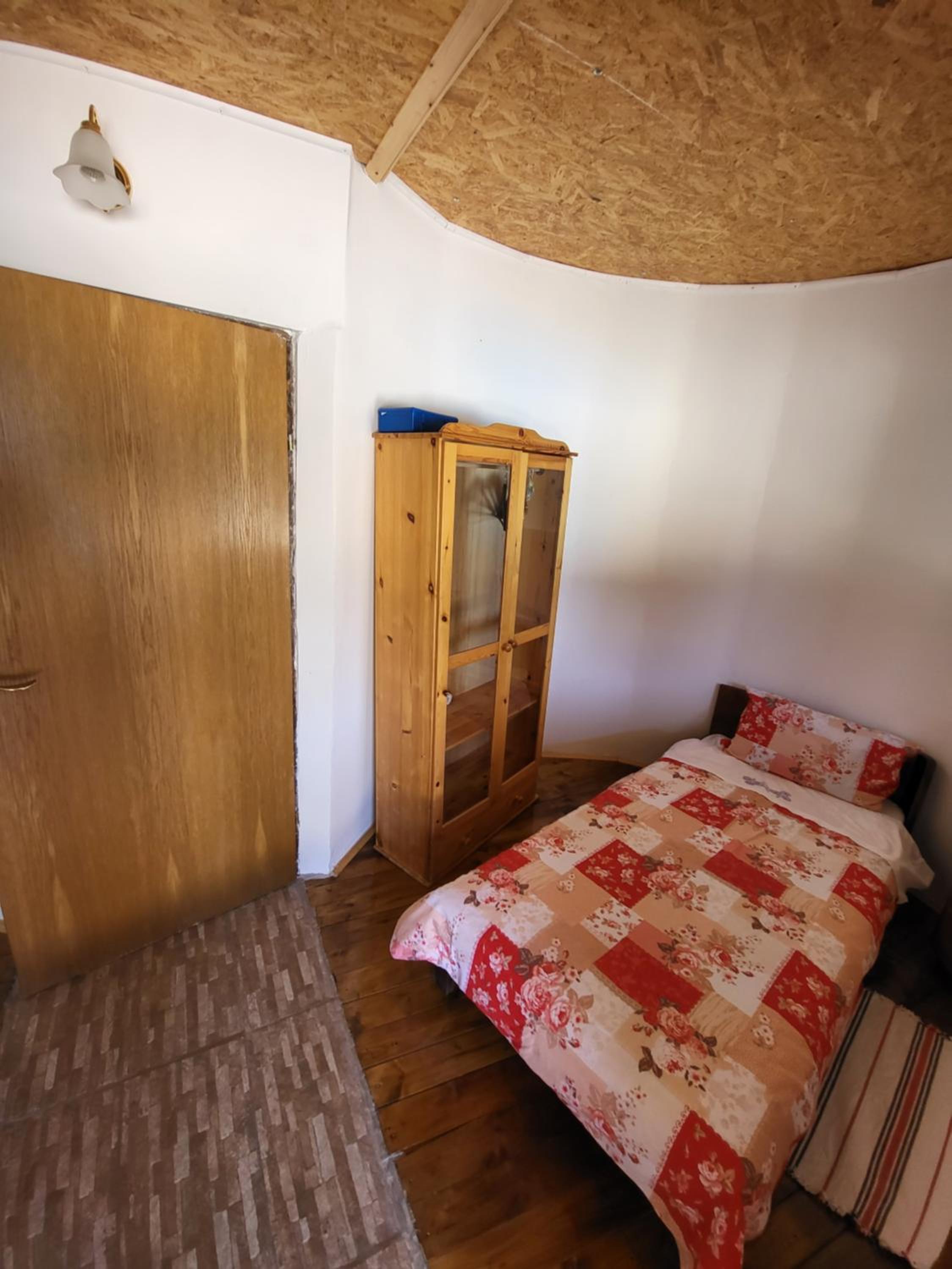 Twin Room with Pool View - Photo 3