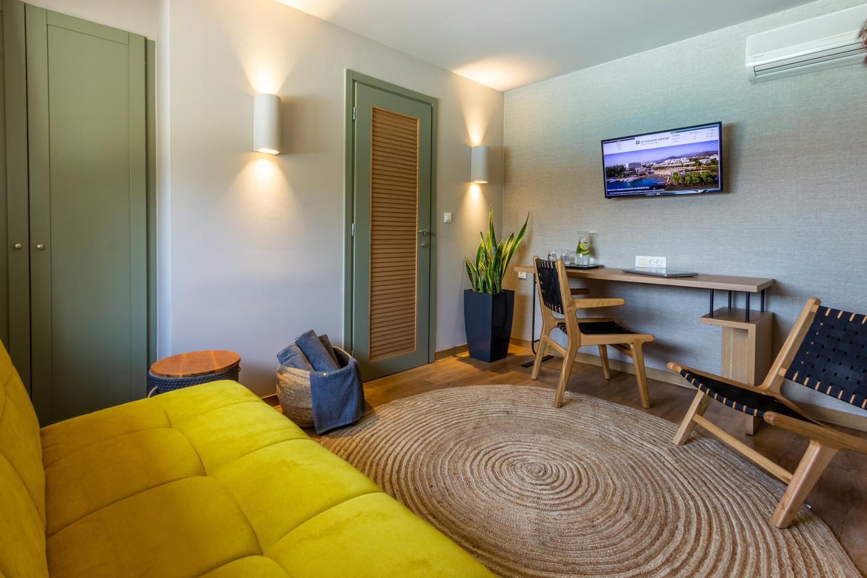 Maisonette with Private Pool