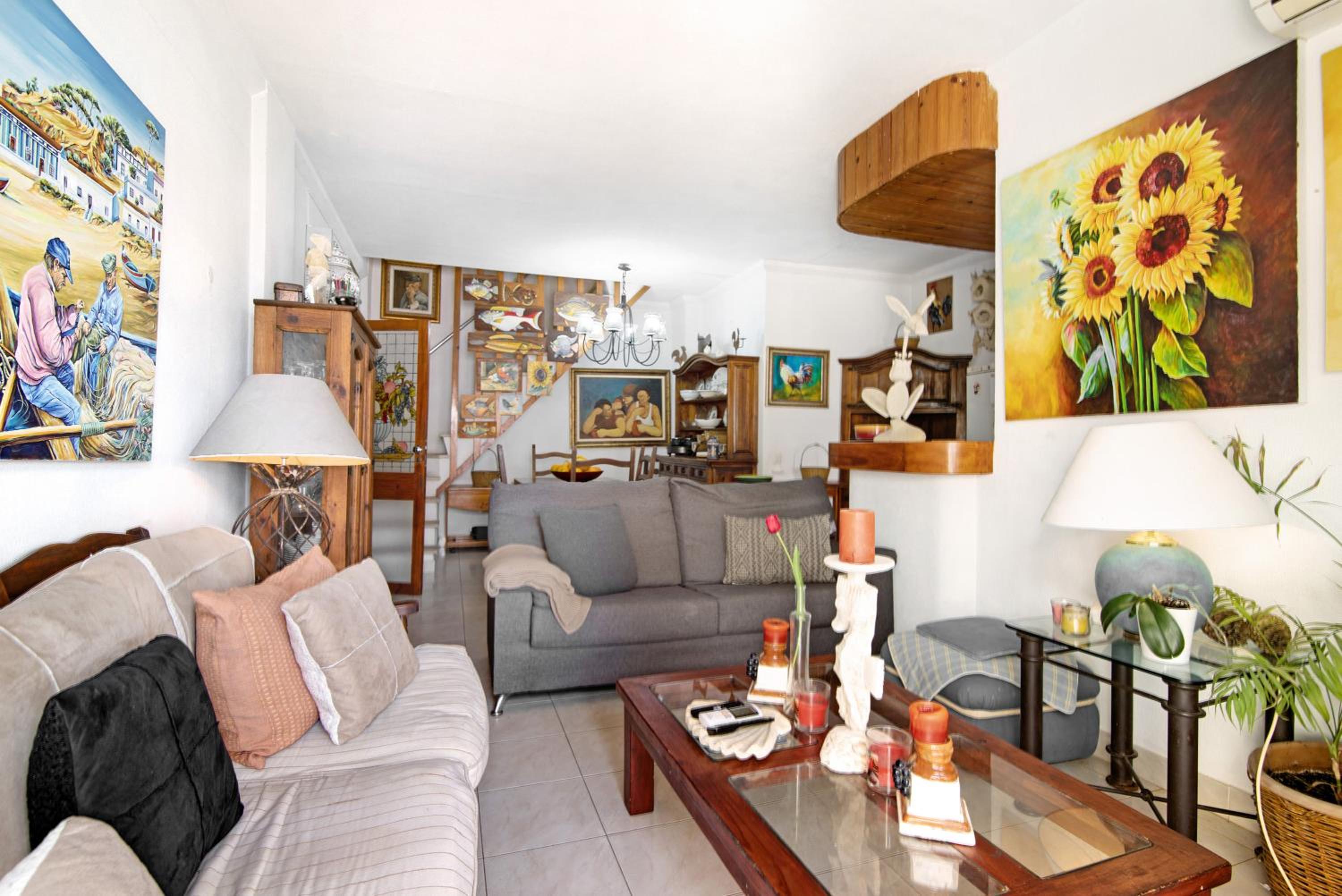 Three-Bedroom Premium Apartment with Balcony photo 2