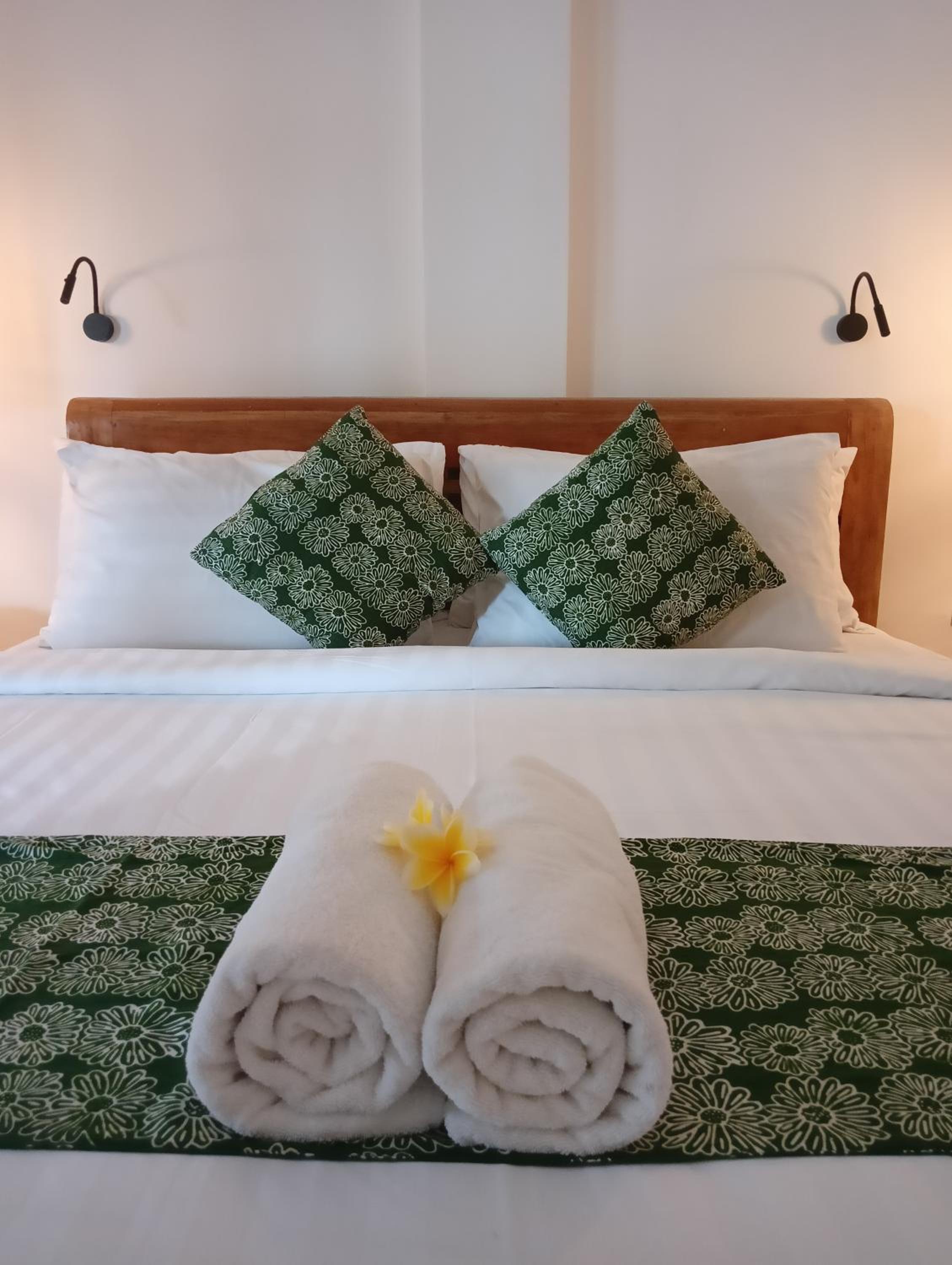 Deluxe Double Room - Photo 13